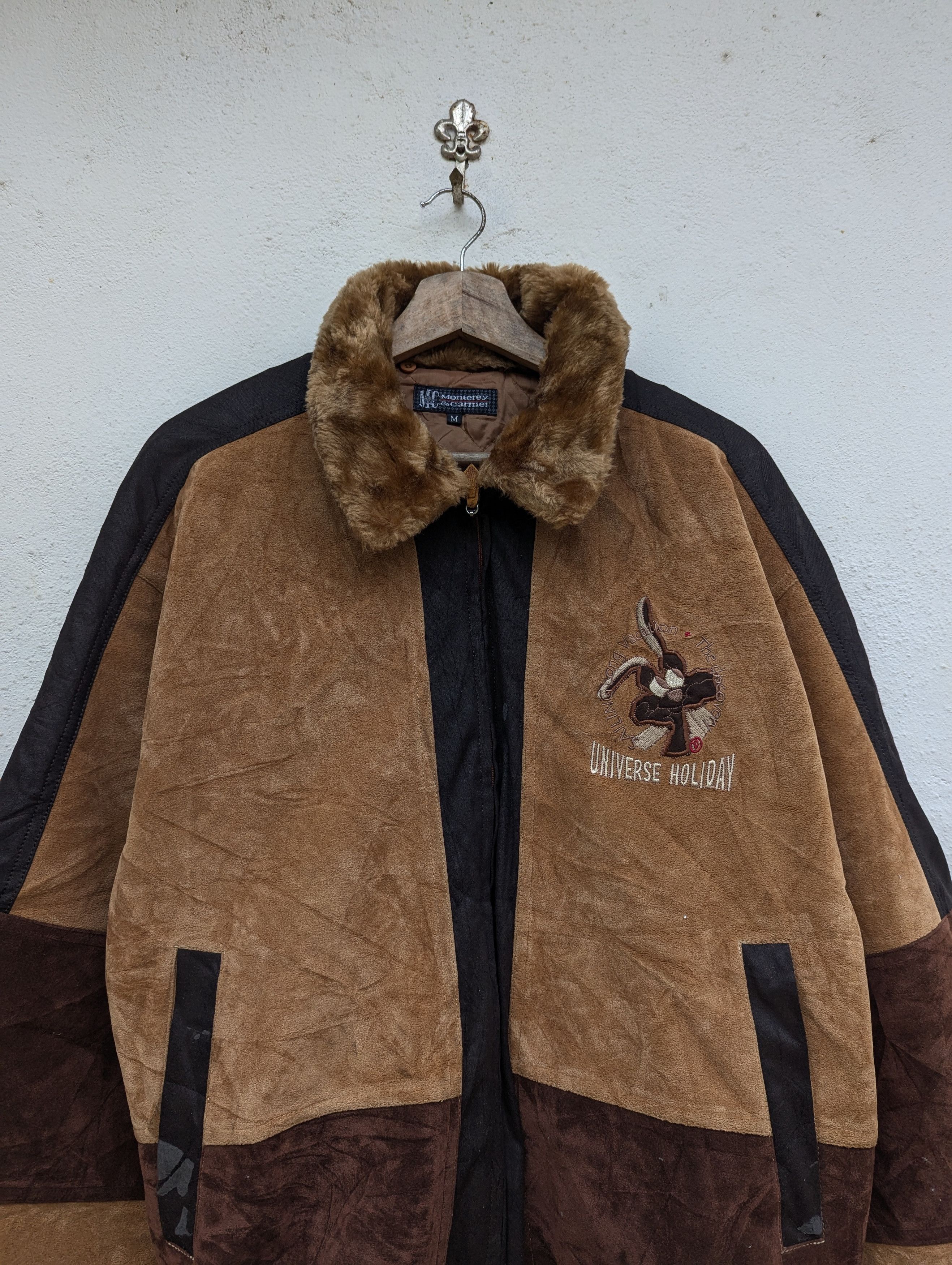 UNIVERSE HOLIDAY RABBIT BIG LOGO BACK JACKET