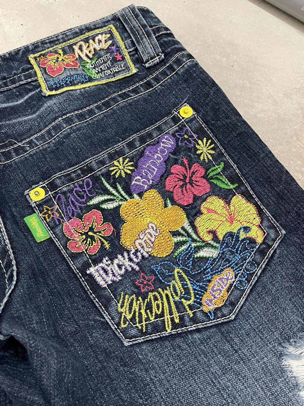 Hysteric Glamour × Japanese Brand Embroidery Graffiti Y2K Surf Hawaii Floral Pocket Size US 30 / EU 46 - 17 Thumbnail