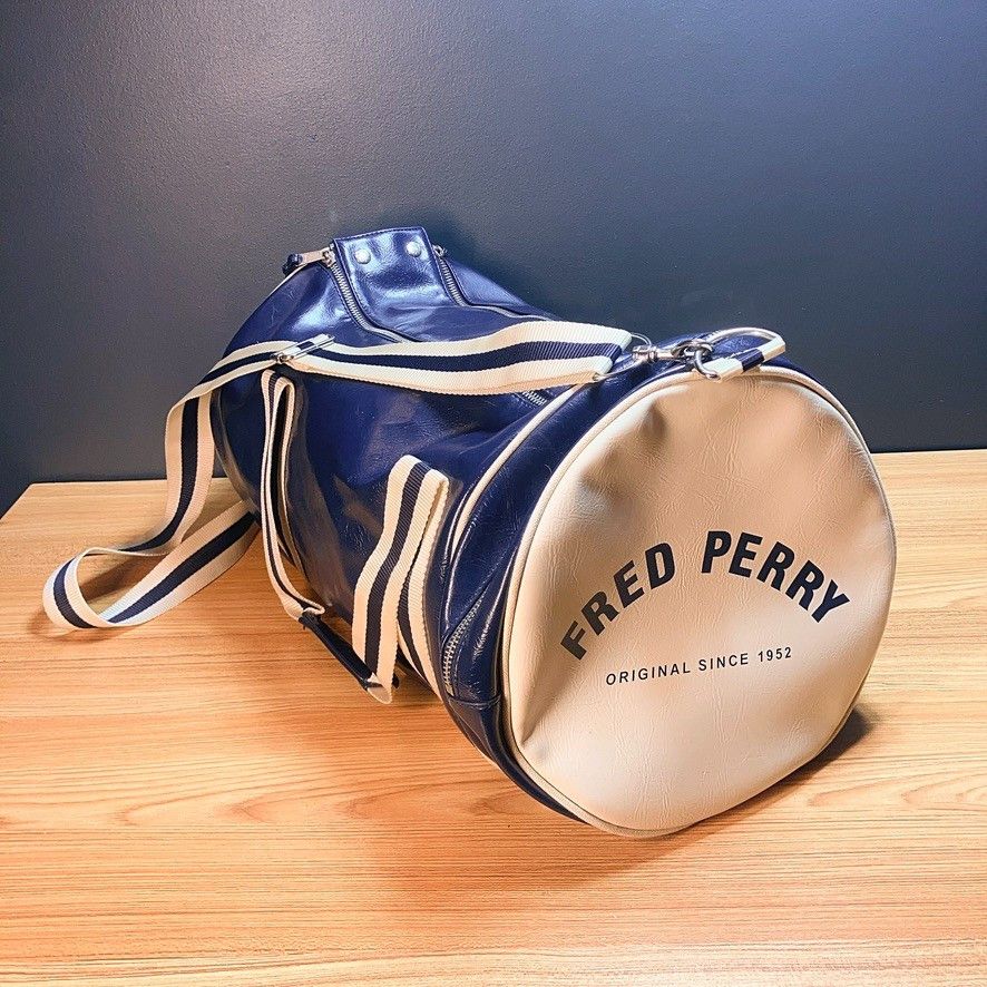 Fred Perry Fred Perry Retro Classic Barrel Holdall Bag Duffle Travel Size ONE SIZE - 1 Thumbnail