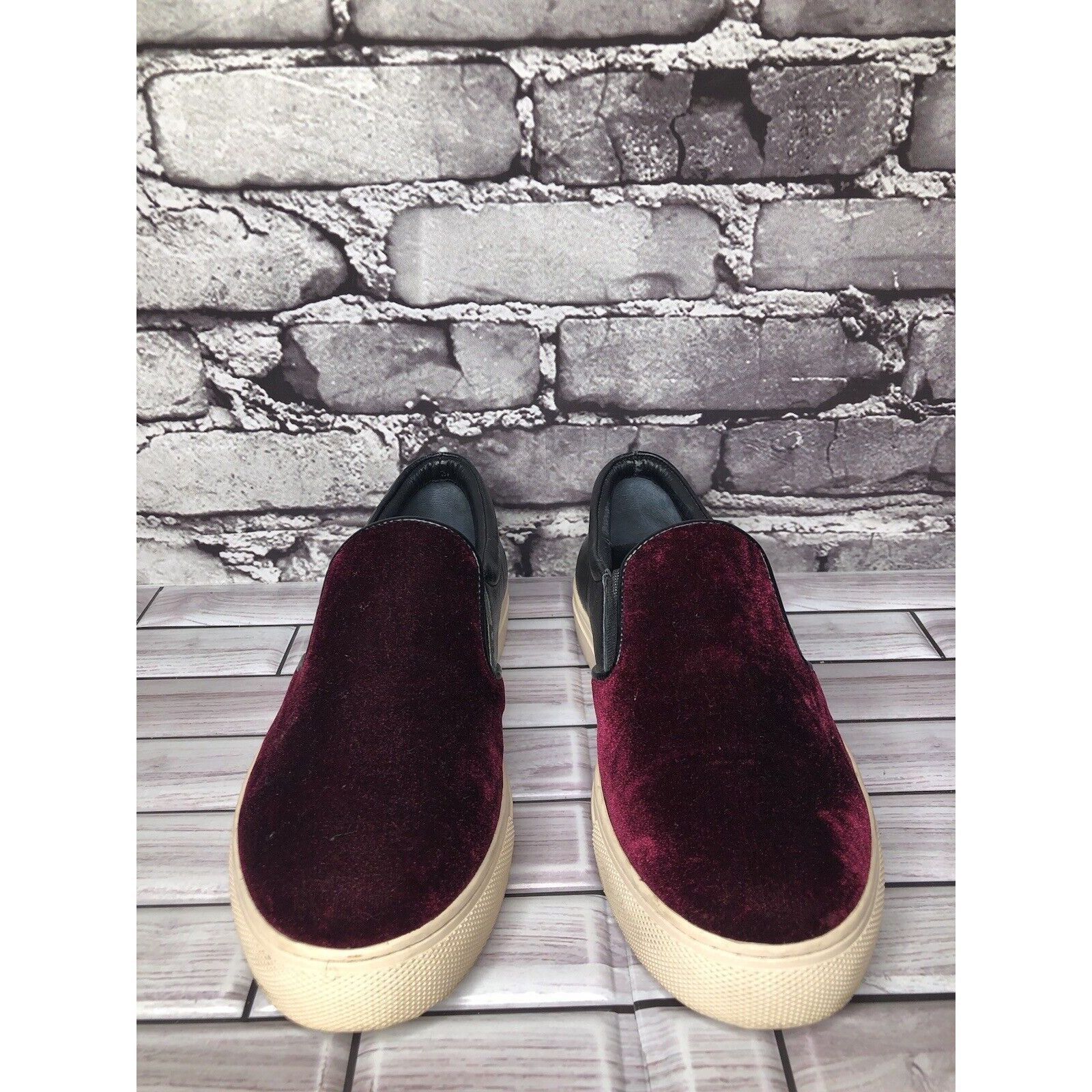 Barneys New York Barney’s New York Red Velvet Suede Slip On Casual Sneakers S Size US 6 / IT 36 - 19 Thumbnail