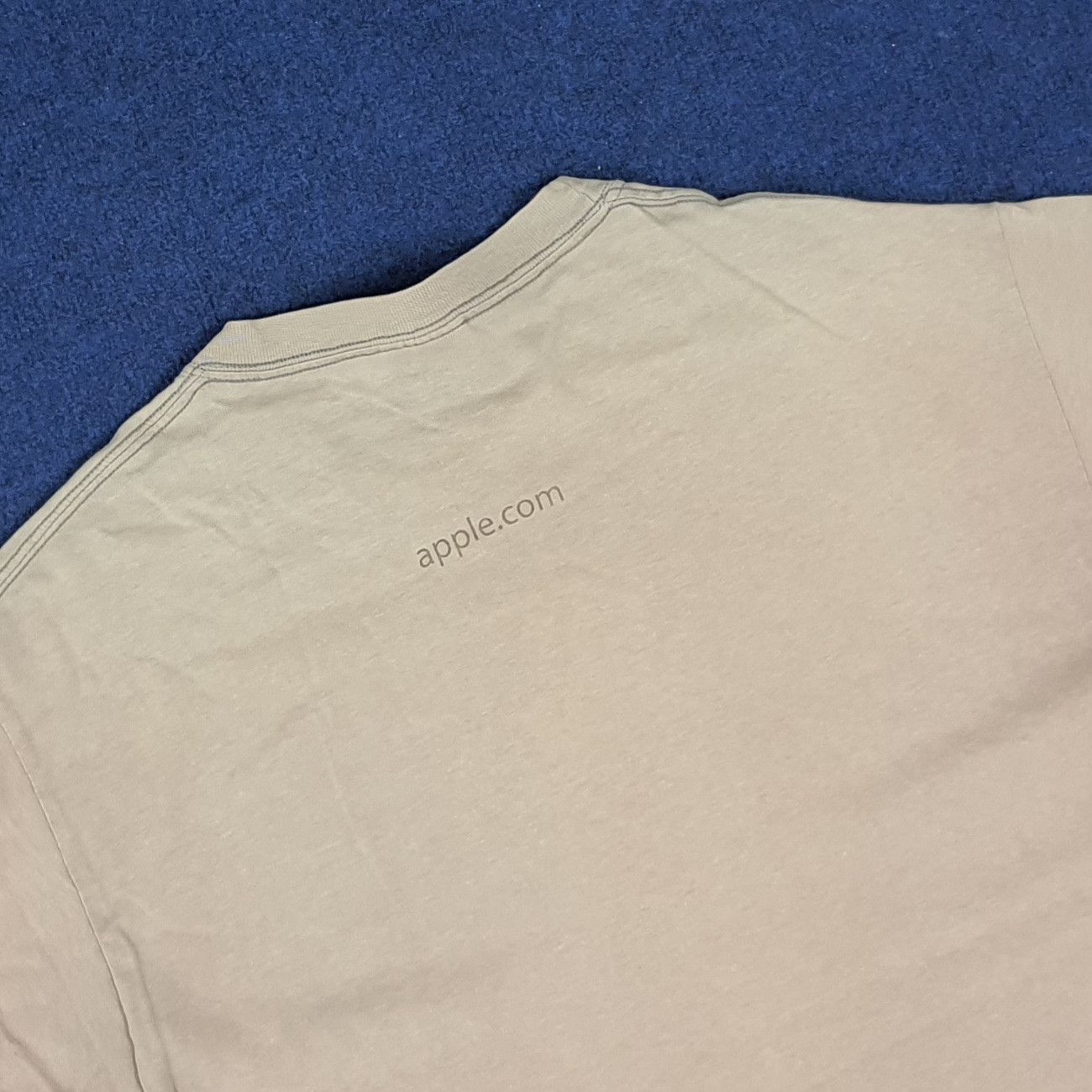 Apple × Vintage Vintage Apple Product Center Logo iPhone Streetwear Tshirt Size US M / EU 48-50 / 2 - 4 Thumbnail