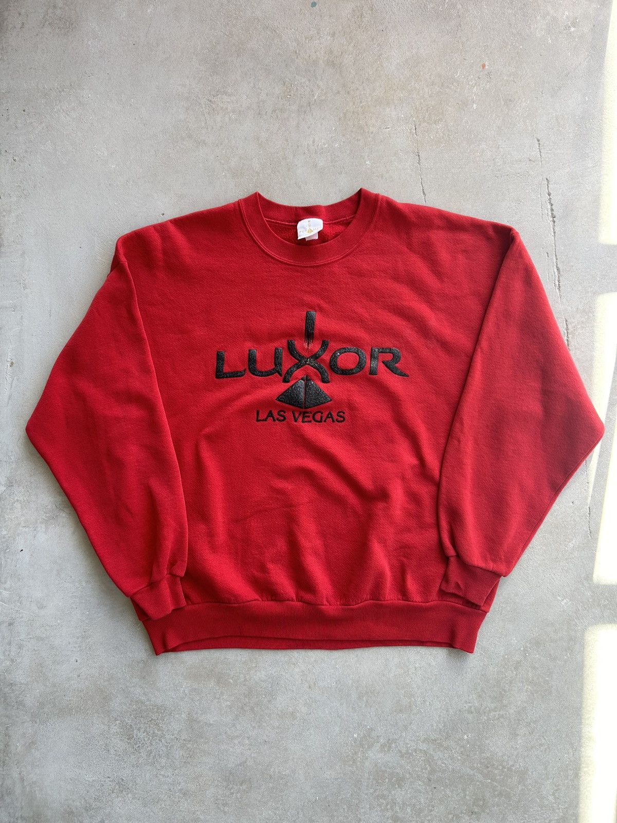 Vintage VTG 90s Luxor Las Vegas Hotel Casino Pyramid Vintage Sweater Size US L / EU 52-54 / 3 - 1 Thumbnail