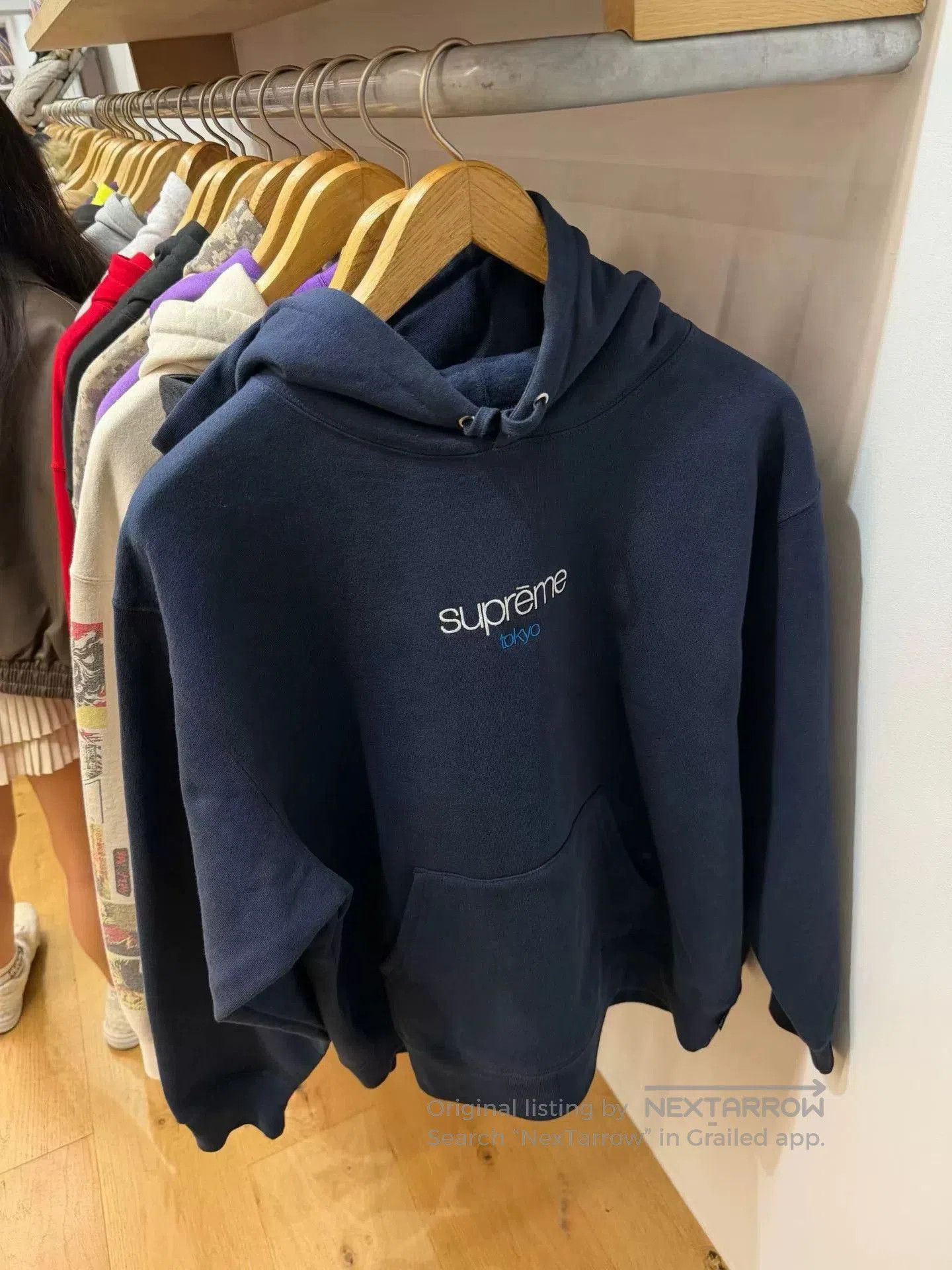 supreme tokyo限定帽衫 pullover hoodie.