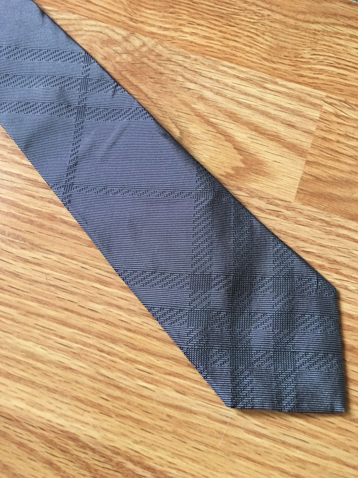 Burberry Burberry Metalic Gray Check Plaid Silk Mens Tie Size ONE SIZE - 3 Thumbnail