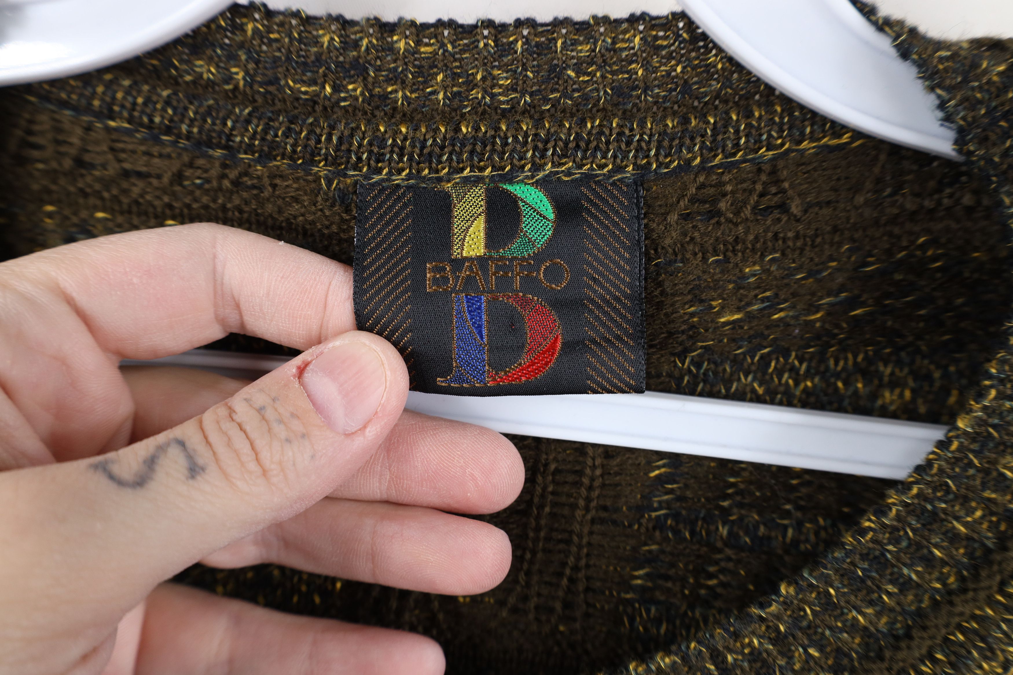 Vintage Vintage 90s Streetwear Tone Knit Crewneck Sweater Plaid Size US L / EU 52-54 / 3 - 4 Thumbnail