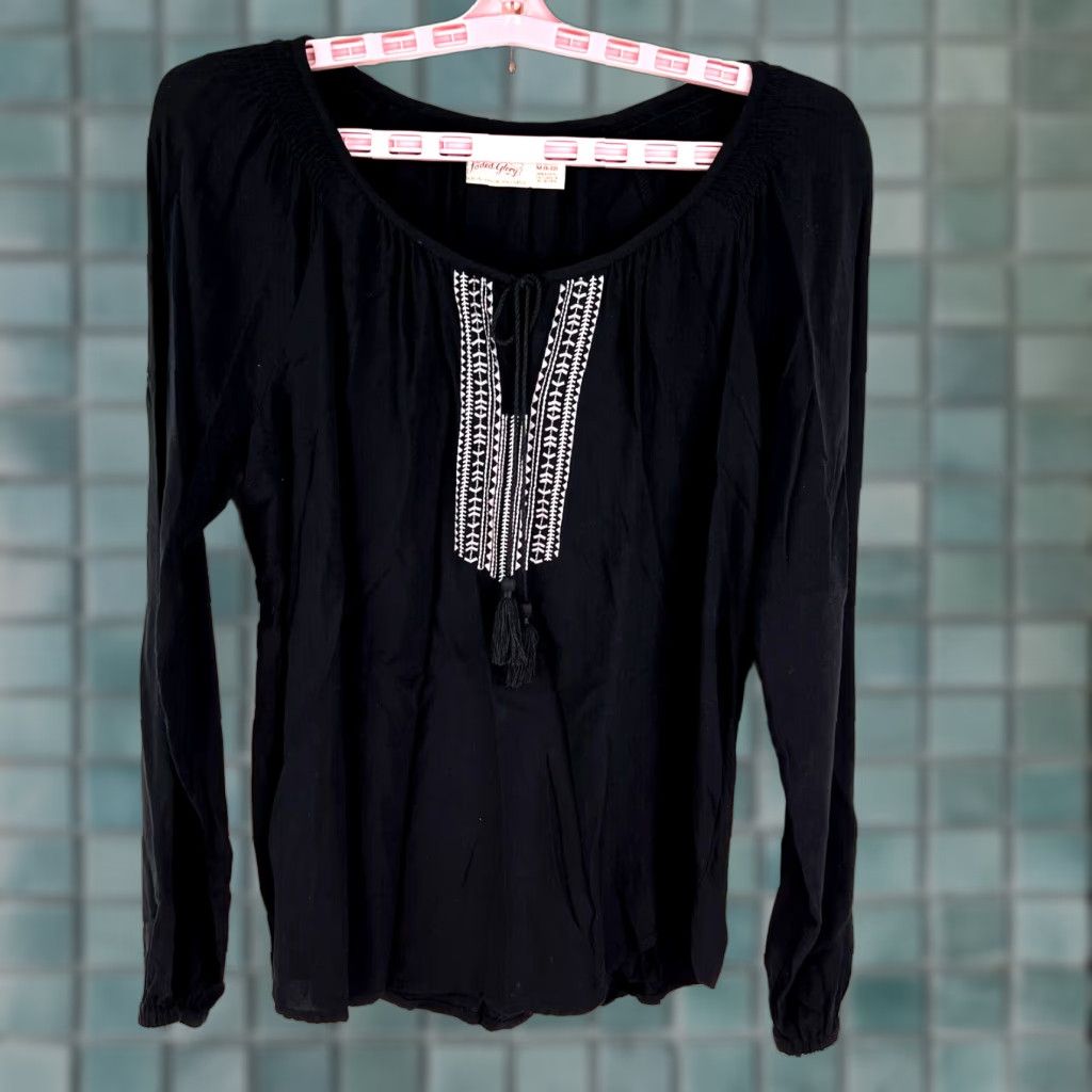 Faded Glory VINTAGE Faded Glory BOHO Embroidered Top Shirt M Black Geometric 90s Theme Womens Size M / US 6-8 / IT 42-44 - 1 Thumbnail