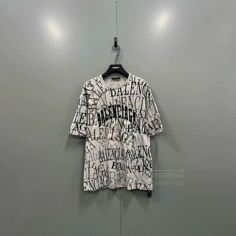 Balenciaga Balenciaga Gray Fully Printed Logo Short Sleeve Size US S / EU 44-46 / 1 - 1 Thumbnail