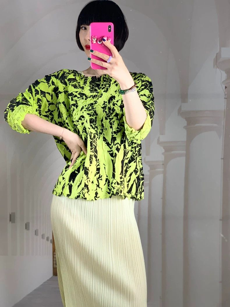 Issey Miyake Issey Miyake Fluorescent green pleated top Size XS / US 0-2 / IT 36-38 - 3 Thumbnail