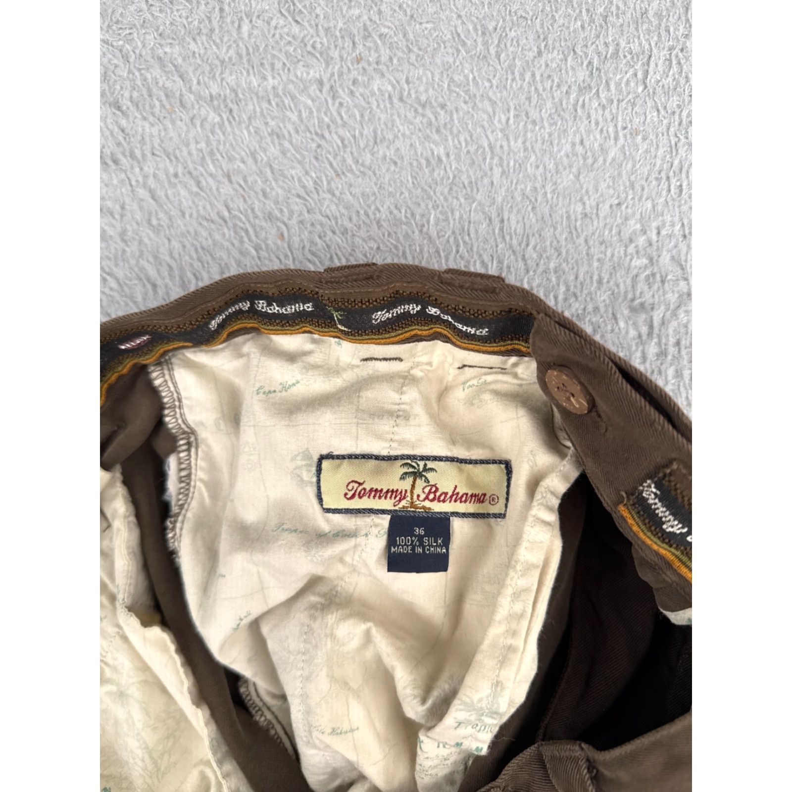 Tommy Bahama Tommy Bahama Shorts Men Bermuda 36 Brown Silk Pleated Beach Resort 36x9 Relaxed Mens Summer 100% Silk Easy Care Pockets Quick Dry Size US 36 / EU 52 - 7 Thumbnail