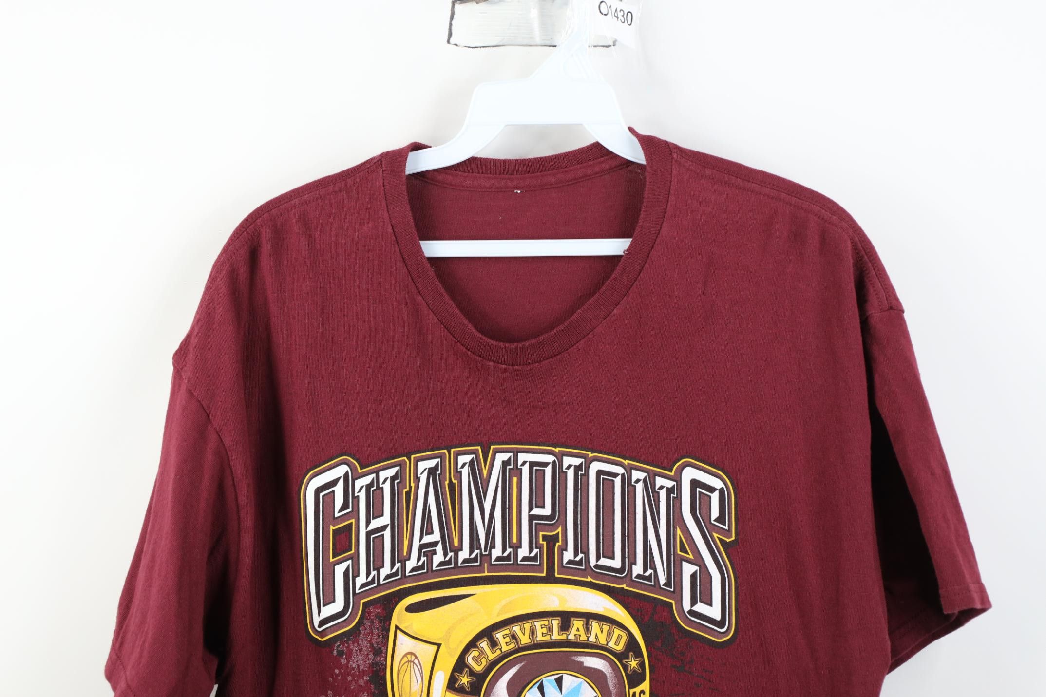 Vintage Y2K 2016 NBA Champions Ring Cleveland Cavaliers T-Shirt Size US M / EU 48-50 / 2 - 2 Thumbnail