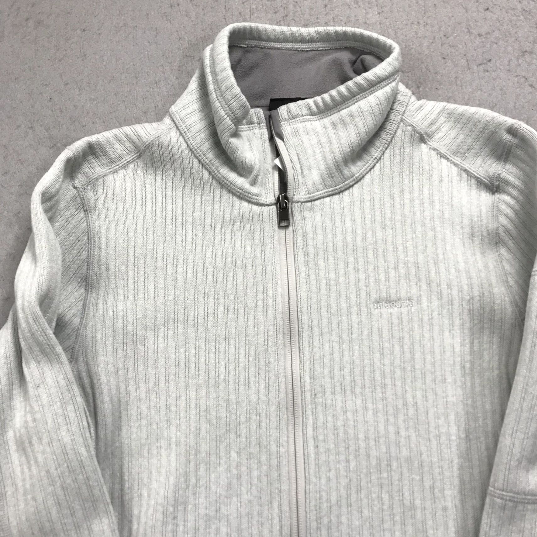 Patagonia Patagonia Jacket Womens L Gray Fleece Full Zip Outdoor Fall Casual Travel Logo Zipper Embroidered Size L / US 10 / IT 46 - 2 Thumbnail