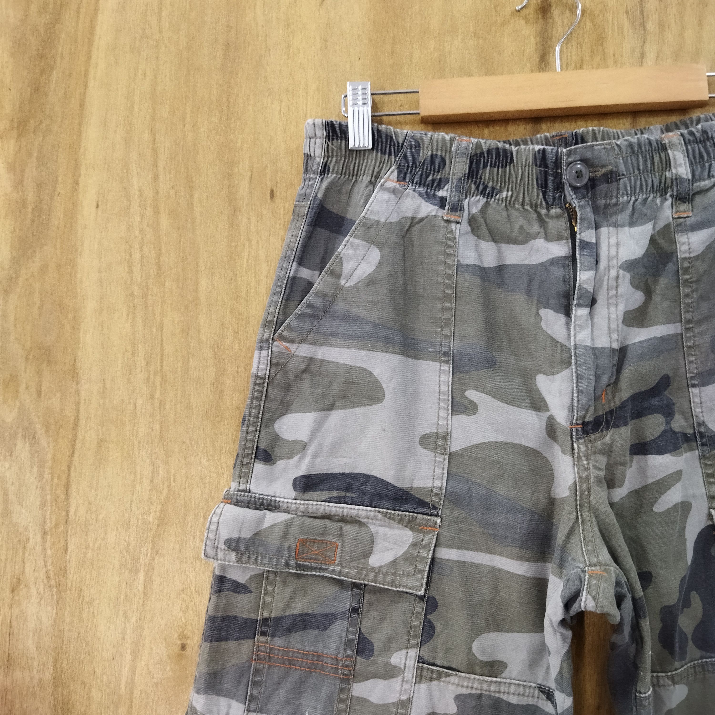 Japanese Brand SCENE GYE CAMO CARGO PANTS Size US 29 - 4 Thumbnail