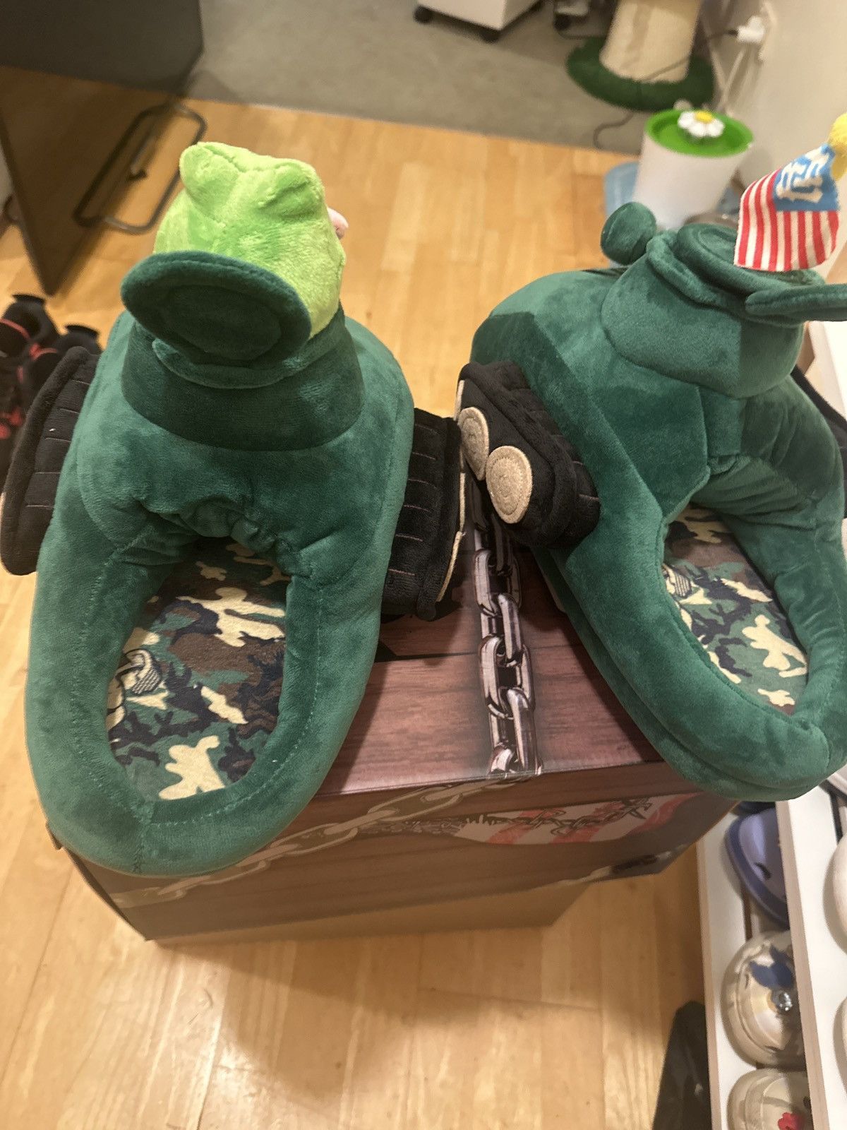 Other KANKAN RR TANK TABEEZ PLUS SLIPPERS Size US 10 / EU 43 - 3 Thumbnail