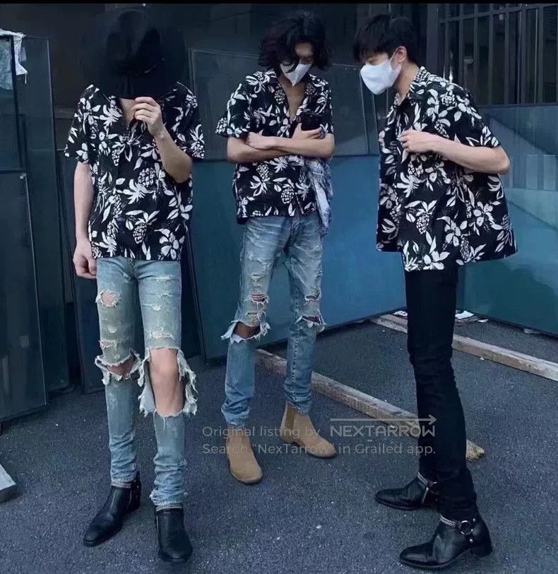 Saint Laurent Paris Saint Laurent Paris size 39 Black and White Print Cuban Co Size US S / EU 44-46 / 1 - 7 Thumbnail