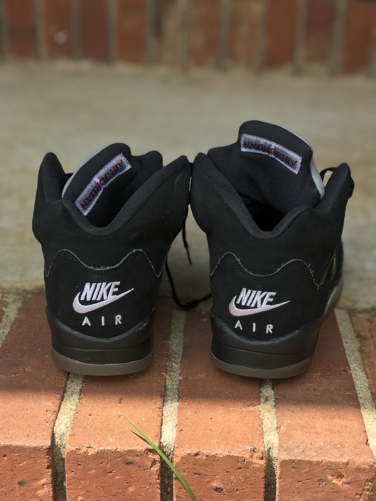 Jordan Brand Air Jordan Retro 5 Black Metallic (2016) Size 7Y / 8.5 Wmns Size US 7 / EU 40 - 4 Thumbnail