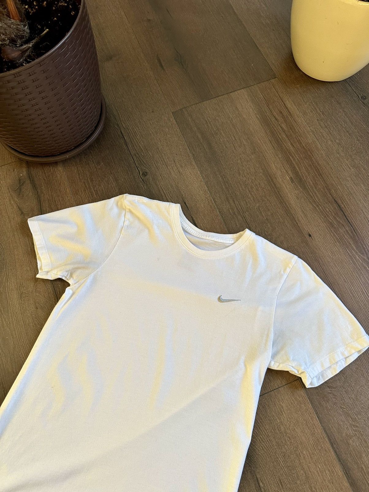 Nike Vintage Nike T-shirt White Swoosh Size US S / EU 44-46 / 1 - 5 Thumbnail