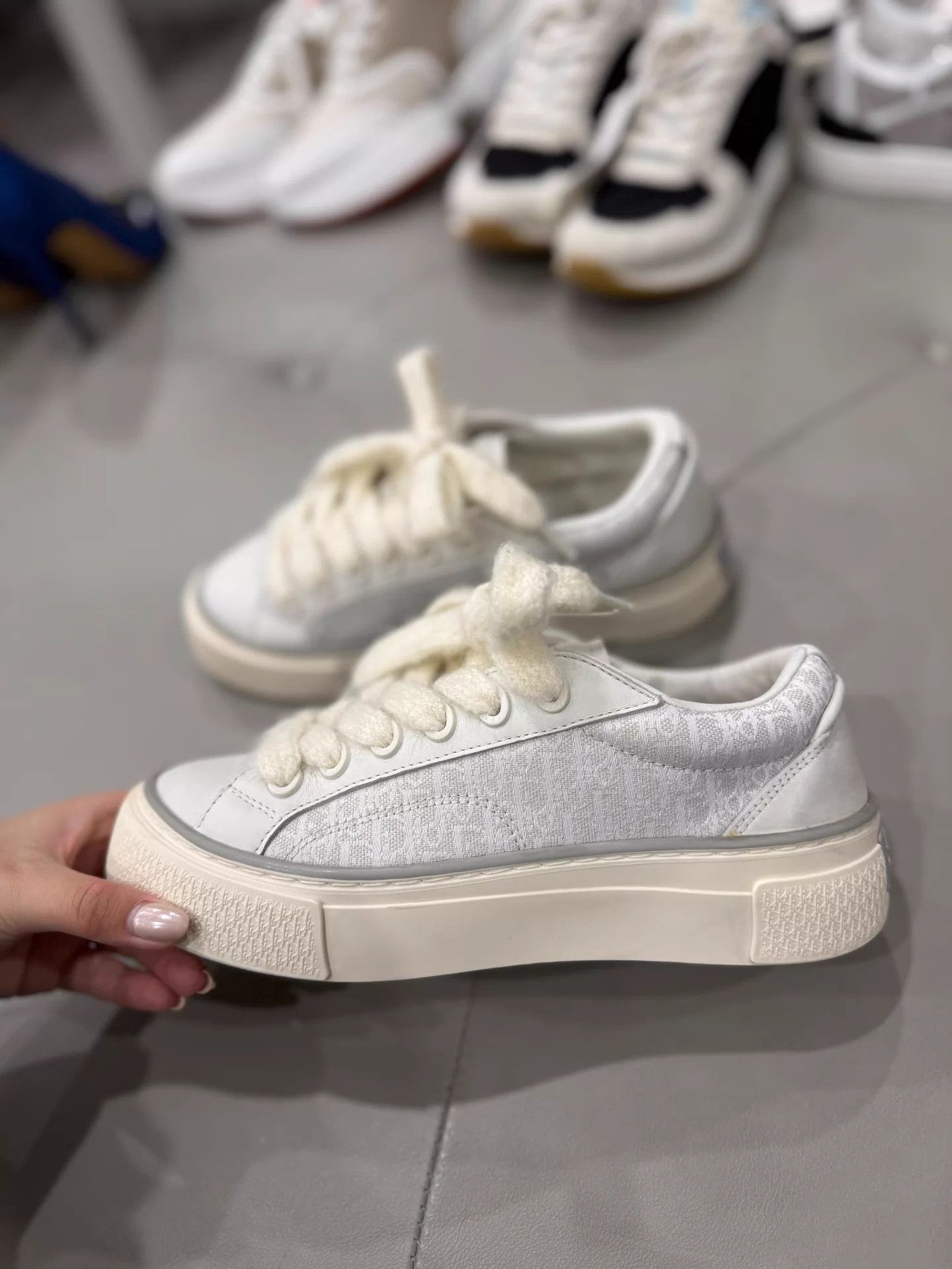 Dior Dior B33 New Embossed Logo ThickSole White Sneaker Size US 5.5 / IT 35.5 - 3 Thumbnail