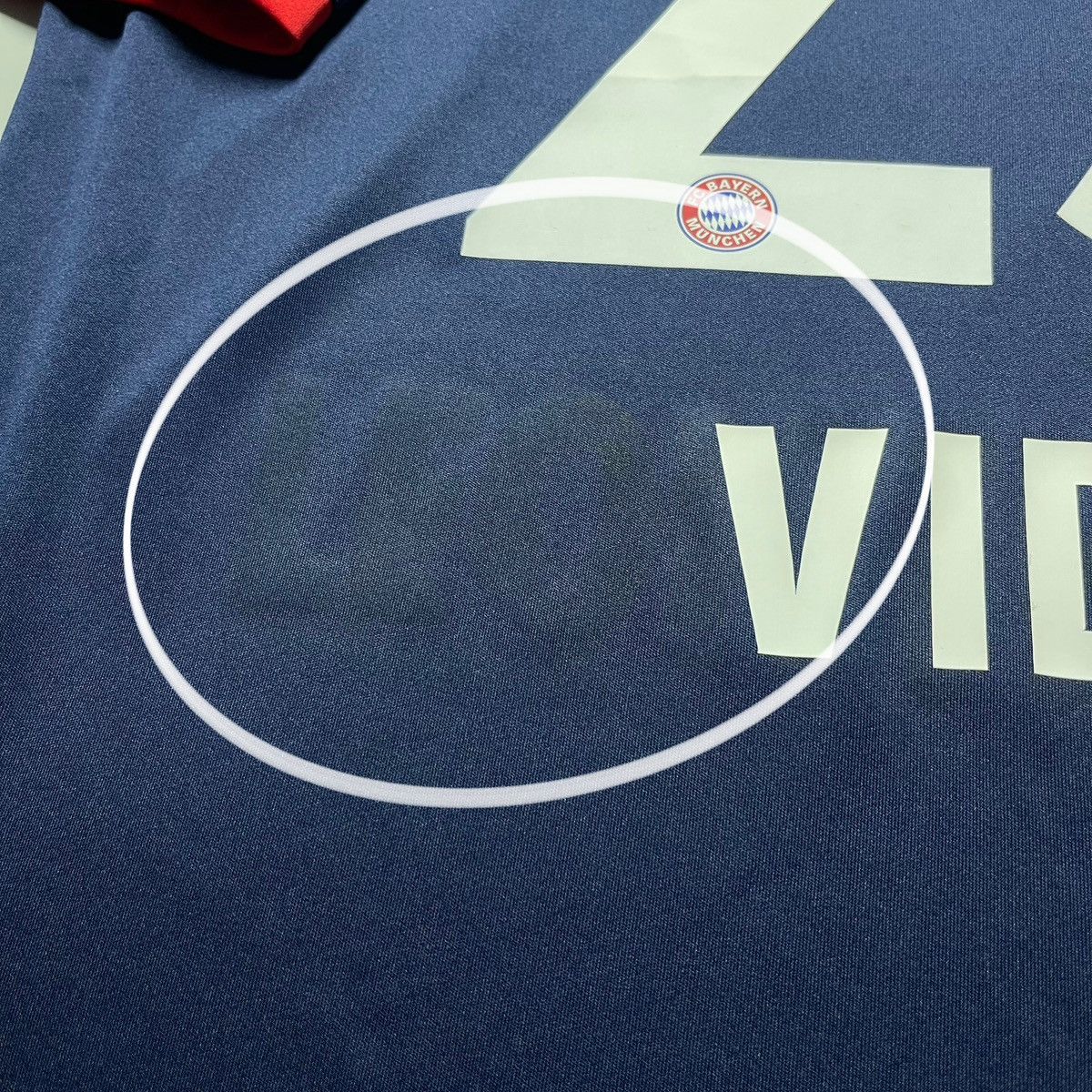 Vintage BAYERN ADIDAS 2017/2018 FOOTBALL AWAY JERSEY #23 VIDAL Size US S / EU 44-46 / 1 - 9 Thumbnail