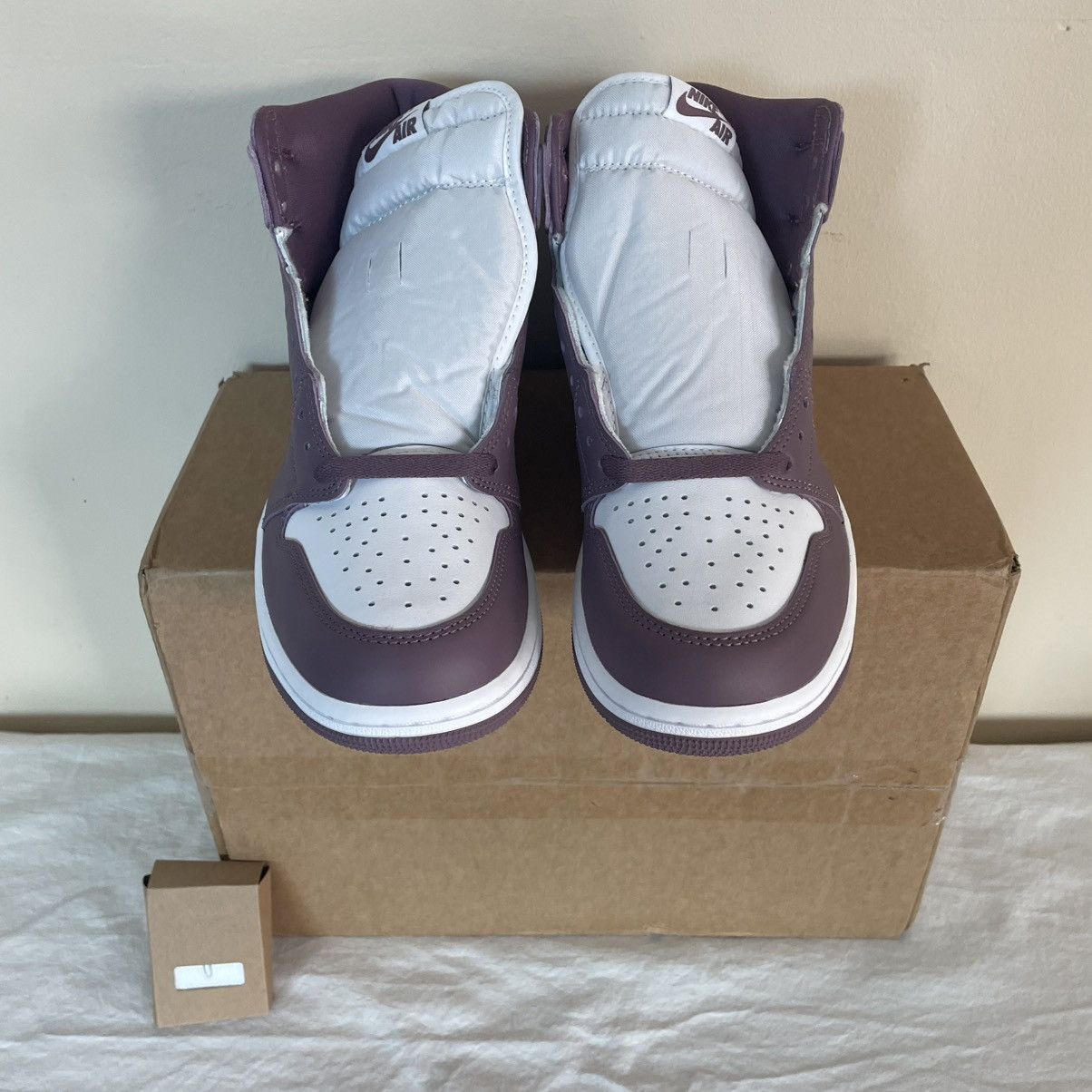 Jordan Brand × Nike Nike Air Jordan 1 Retro High Mauve Mens Size 9.5 DZ5485-105 Size US 9.5 / EU 42-43 - 8 Thumbnail