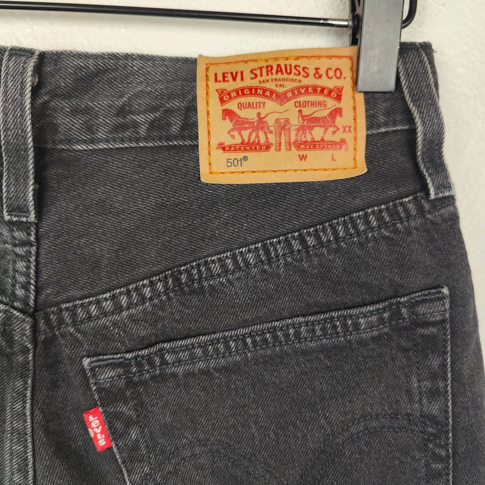 Levi's Levi's 501 Original Shorts Womens 24 Black Distressed Size 24" / US 00 / IT 34 - 3 Thumbnail