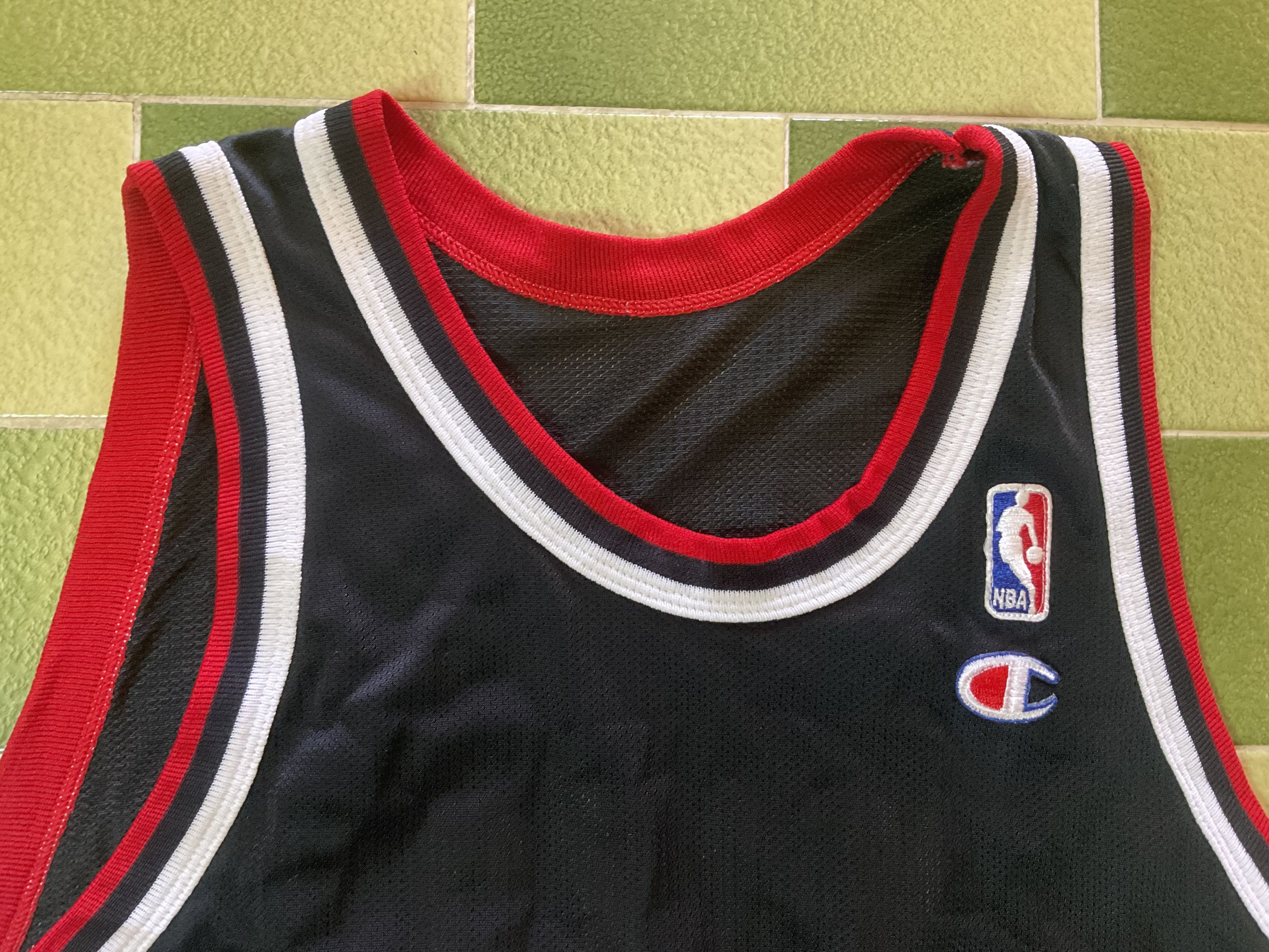 NBA Vintage Champion Chicago Bulls Toni Kukoc NBA Jersey Size US S / EU 44-46 / 1 - 5 Thumbnail