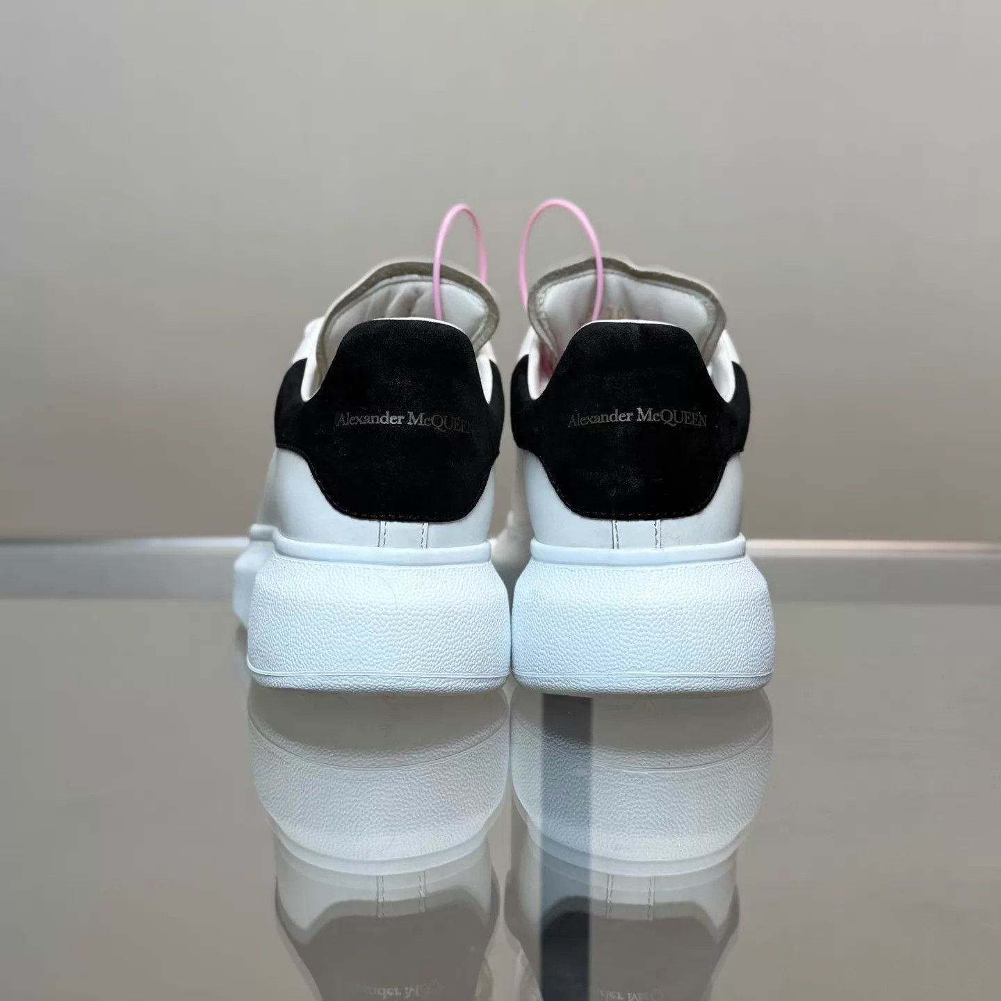 Alexander McQueen Alexander McQueen White Sneaker Black Tail 35.5 99 Size US 5 / IT 35 - 3 Thumbnail