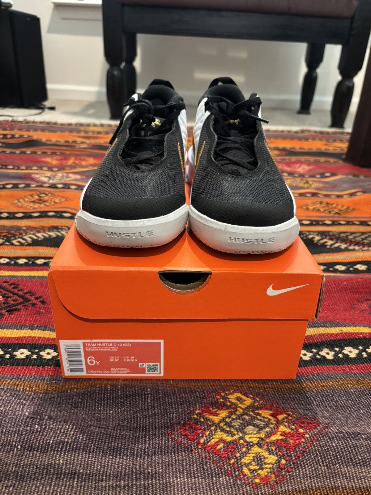 Nike Nike Team Hustle D10 Size US 6 / EU 39 - 7 Thumbnail