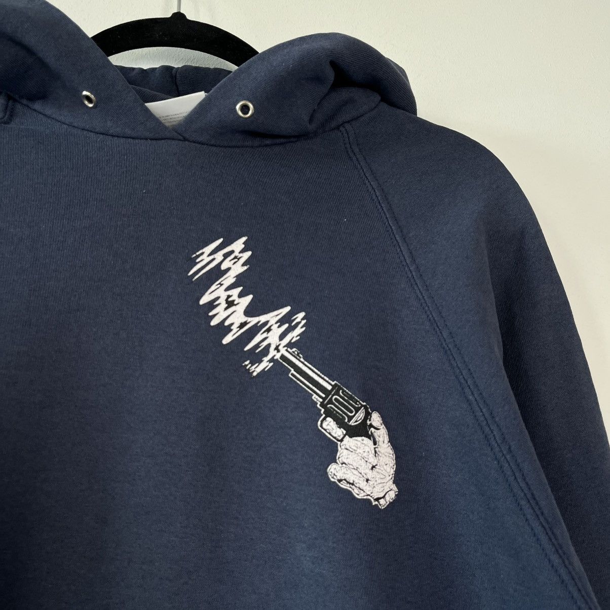Vintage Dark Graphic Hoodie with Gun & Clown Print - Edgy Streetwear Size US XL / EU 56 / 4 - 5 Thumbnail