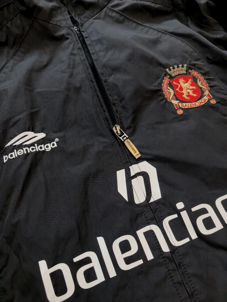 Balenciaga Balenciaga Manchester United Jersey Jacket Windbreaker Coa Size US S / EU 44-46 / 1 - 2 Thumbnail