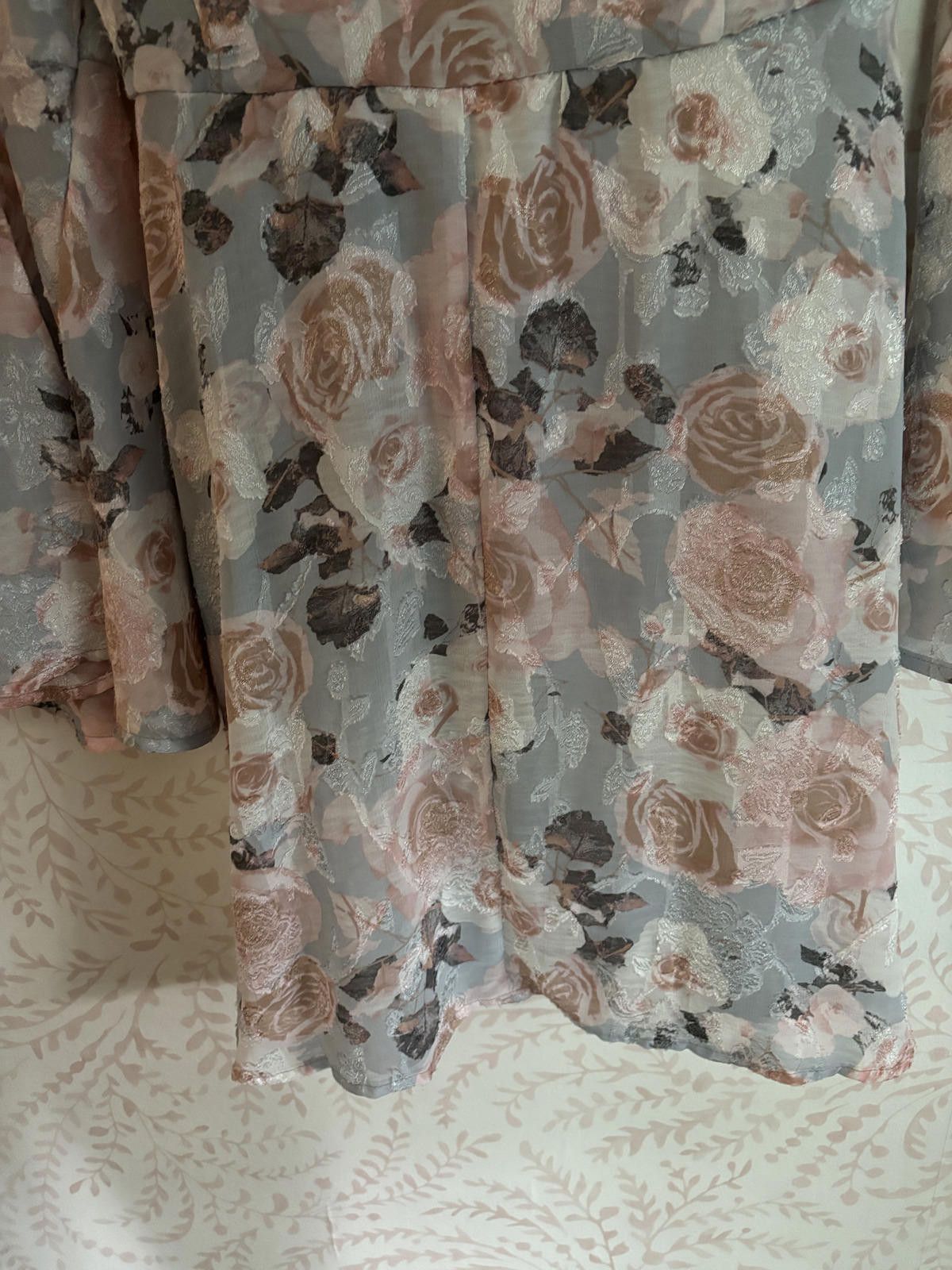 NBDN Nobrandedon NWOT Bell Sleeve Rosy Floral Faux Wrap Dress Size L / US 10 / IT 46 - 7 Thumbnail