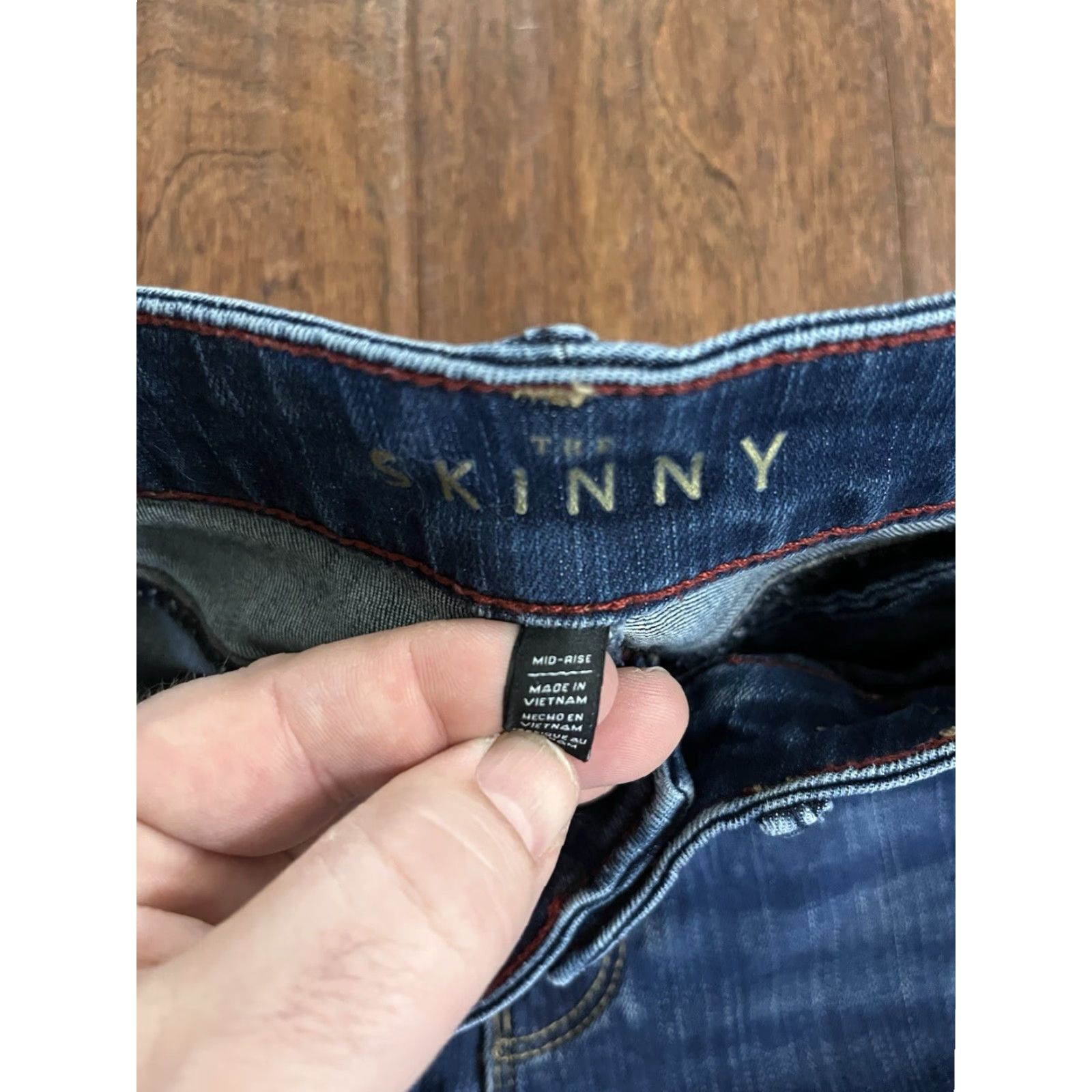 White House Black Market White House Black Market WHBM Mid-Rise The Skinny Jeans Size 0 Distressed Size 28" / US 6 / IT 42 - 5 Thumbnail
