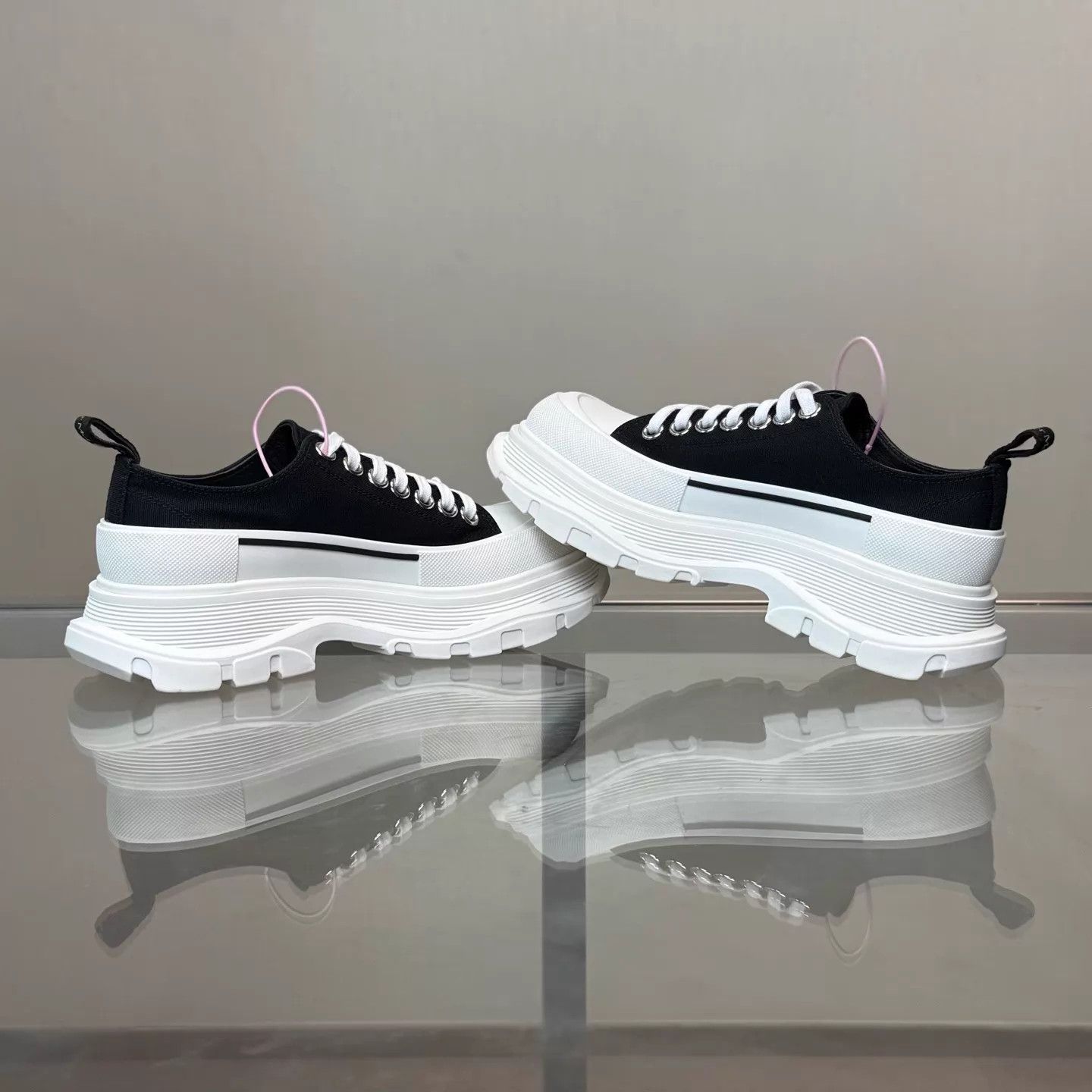 Alexander McQueen Alexander McQueen black/white canvas Martin boots 36 99 Size US 5.5 / IT 35.5 - 6 Thumbnail