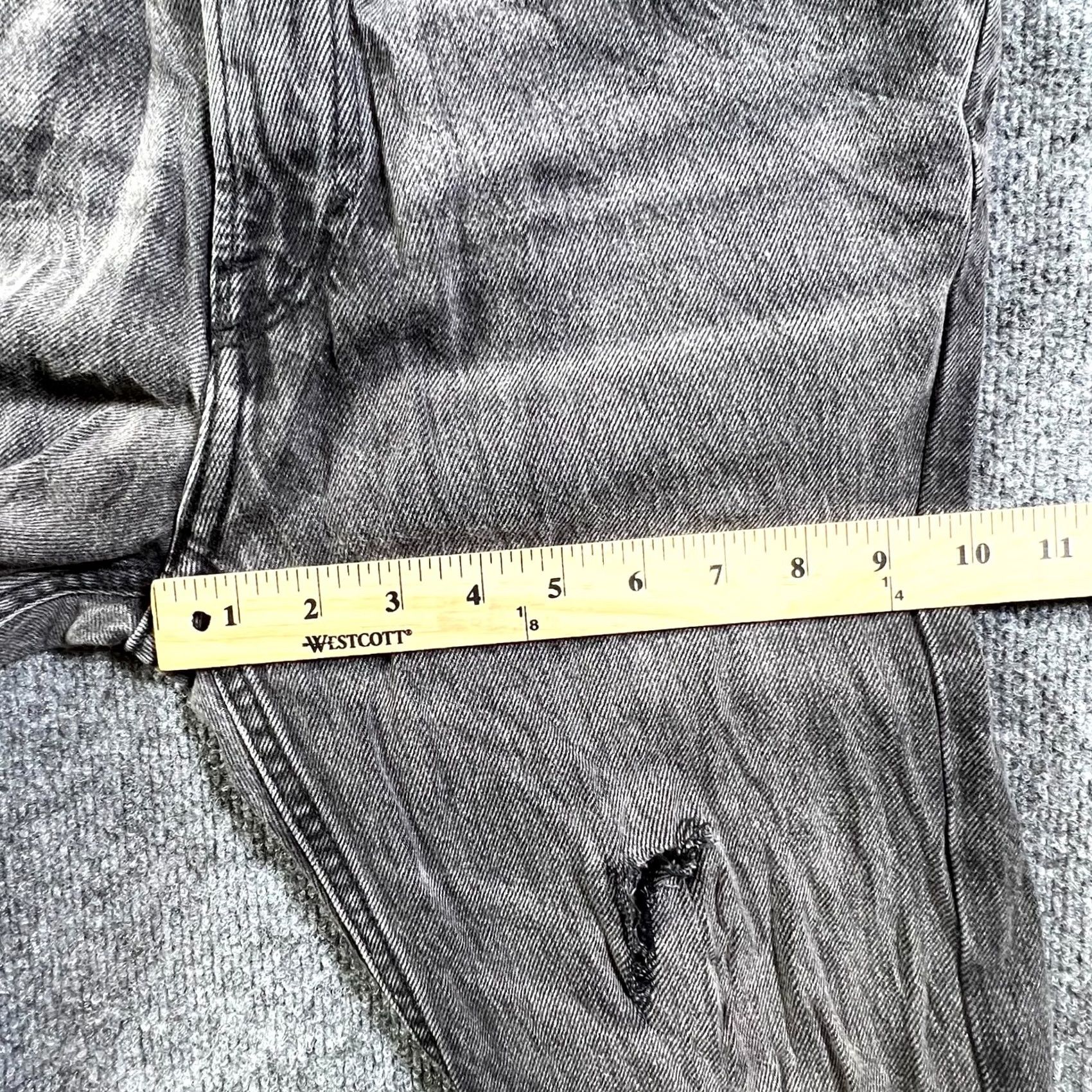 H&M H&M Jeans Mens 30x32 Gray Denim Relaxed Straight Leg Shirt? Size US 30 / EU 46 - 7 Thumbnail
