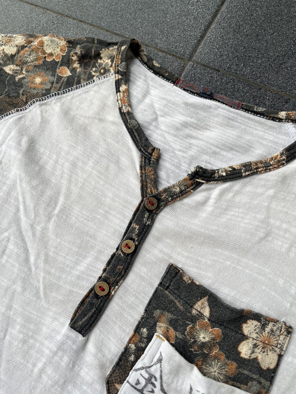 Japanese Brand 🇯🇵Vintage japanese tradisional koi sukajan t-shirt Size US XL / EU 56 / 4 - 8 Thumbnail