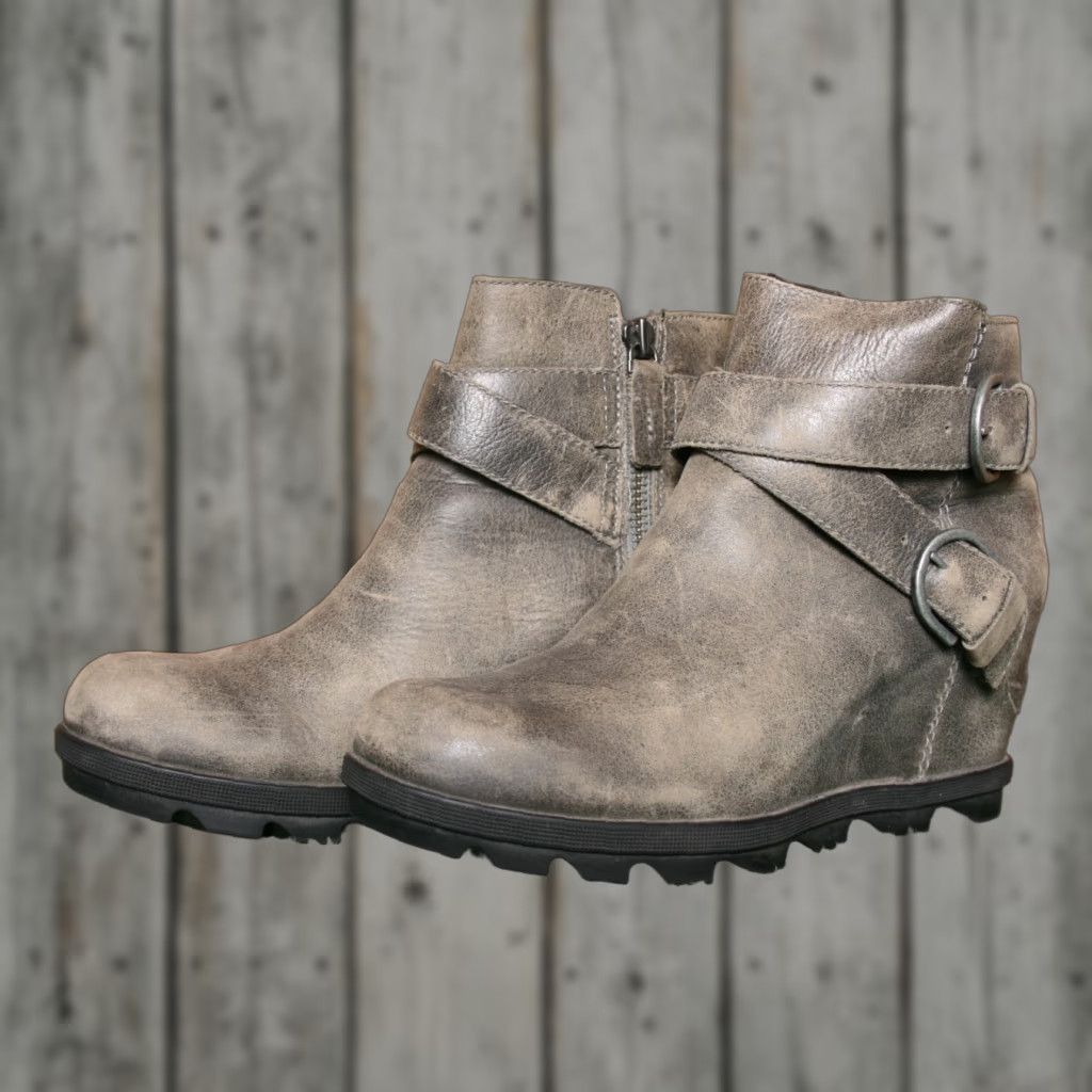 SOREL SOREL Joan of Arctic Wedge II Buckle Ankle Boots Gray Leather Sz. 10 Womens Boots, Combat, Wedge, Zip, 8 UK, 41 EU, 10 US Size US 8 / IT 38 - 1 Thumbnail