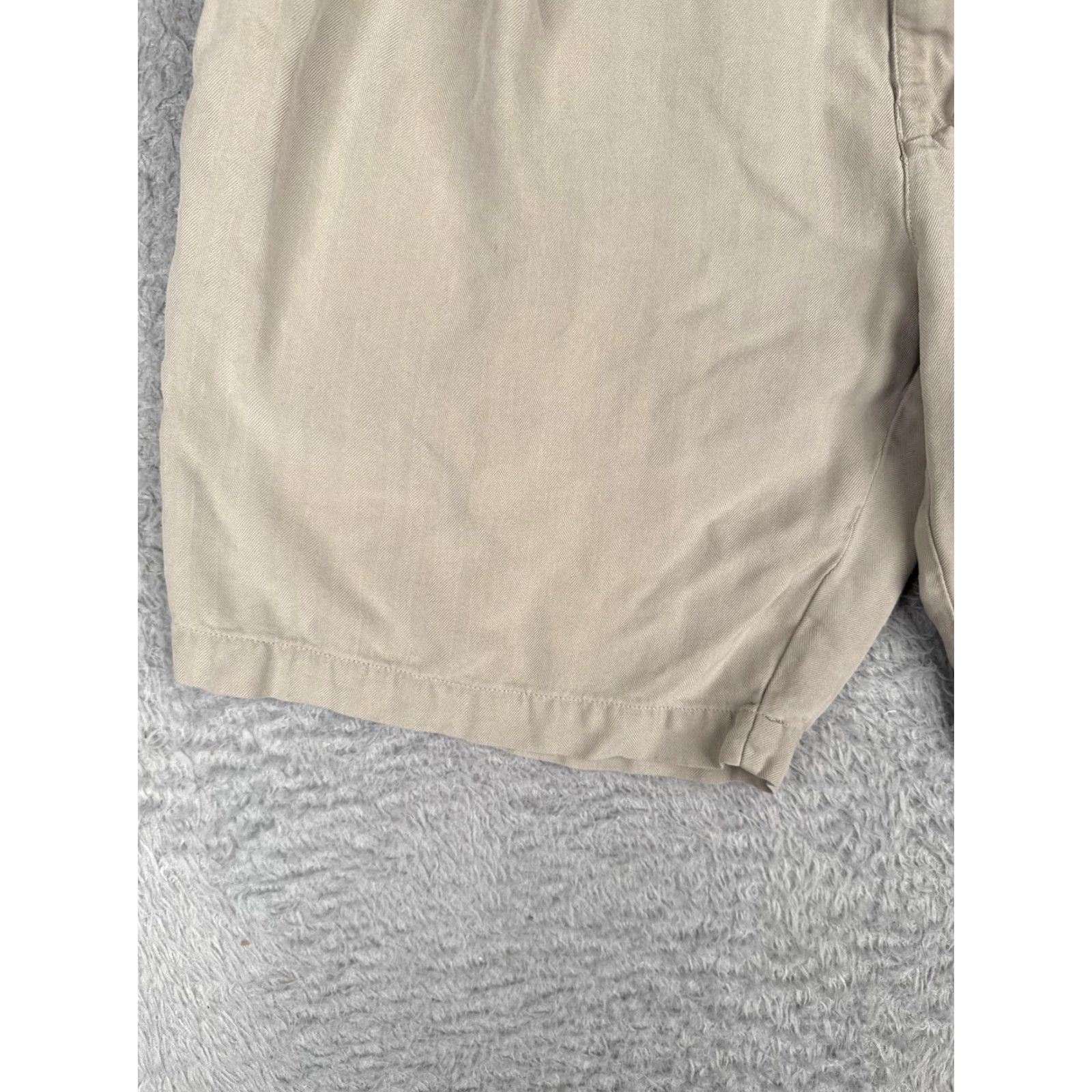 Tommy Bahama VINTAGE? No. Just Tommy Bahama Relax Chino Shorts Mens 34 Khaki Tan Silk 100% Relaxed Pleated Beach Casual Size US 34 / EU 50 - 3 Thumbnail