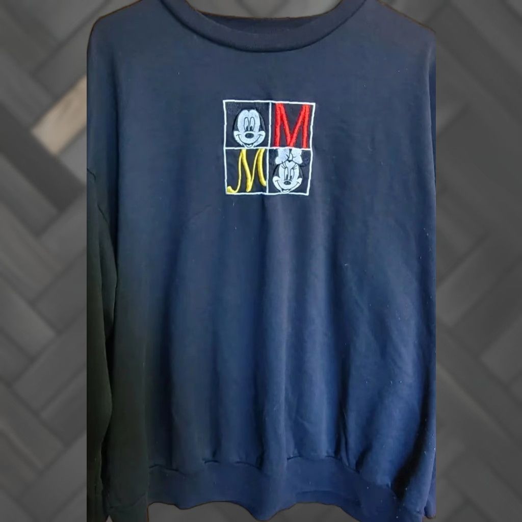 Mickey Unlimited VINTAGE Mickey Unlimited Sweatshirt Women 22W/24W Black Land N Sea Minnie DISNEY USA Hoodie? Size 3XL / US 20-22 - 1 Thumbnail