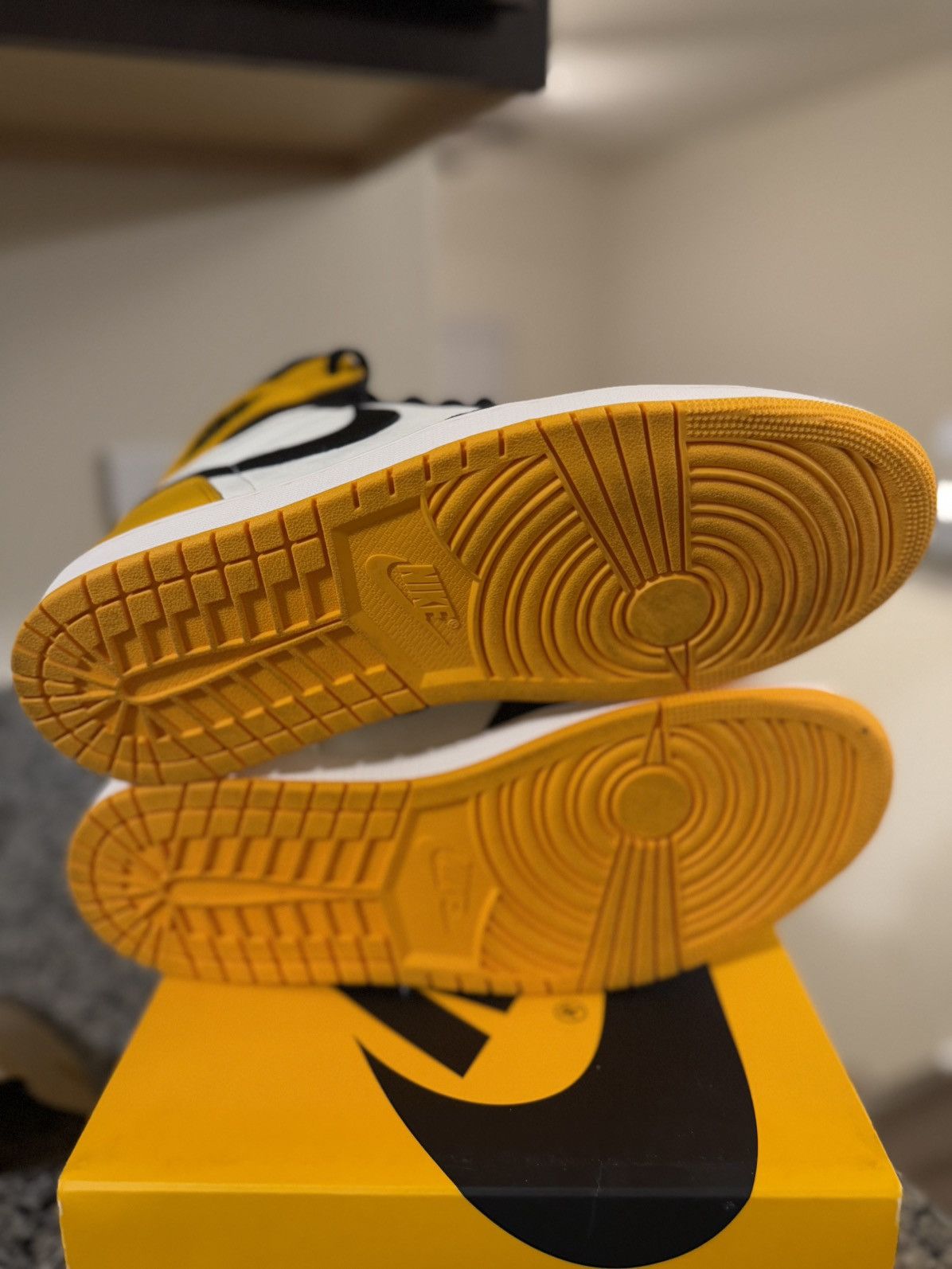 Jordan Brand × Nike Jordan 1 Taxi Yellow Size 11 (555088-711) 🧼 Size US 11 / EU 44 - 12 Thumbnail