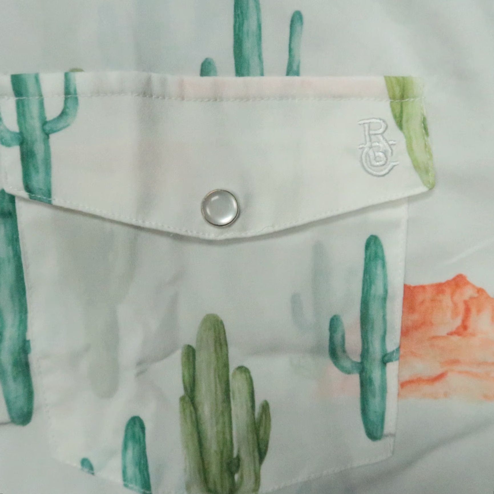 Vintage Raised By Coyotes Shirt Men 3XL White Button-Up Short Sleeve Collared Snap NWT Casual Workwear Geometric Western Saguaros Pearl Snap Size US XXL / EU 58 / 5 - 5 Thumbnail