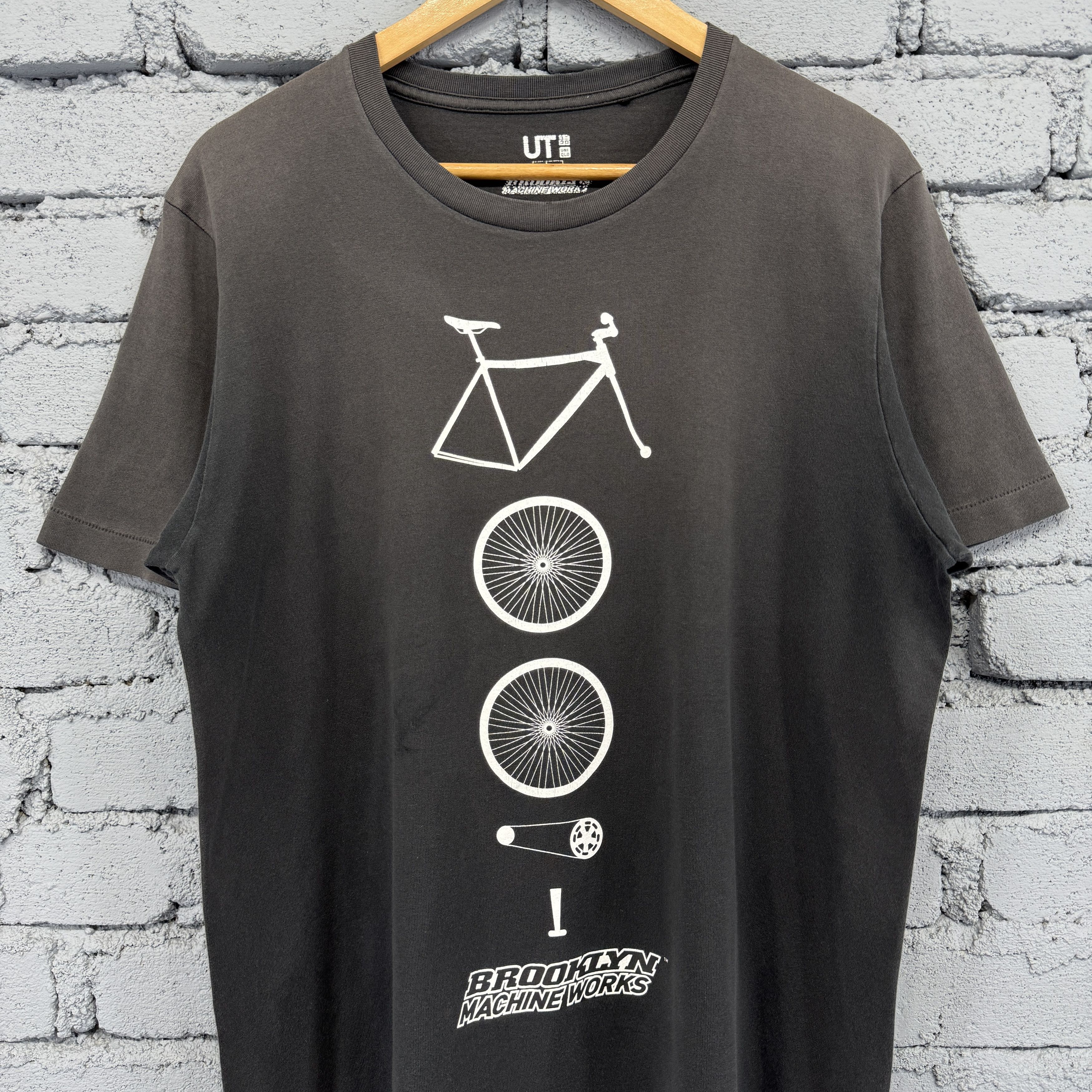 Uniqlo Vintage UT Brooklyn Machine Work Sunfaded Tshirt Size US L / EU 52-54 / 3 - 3 Thumbnail