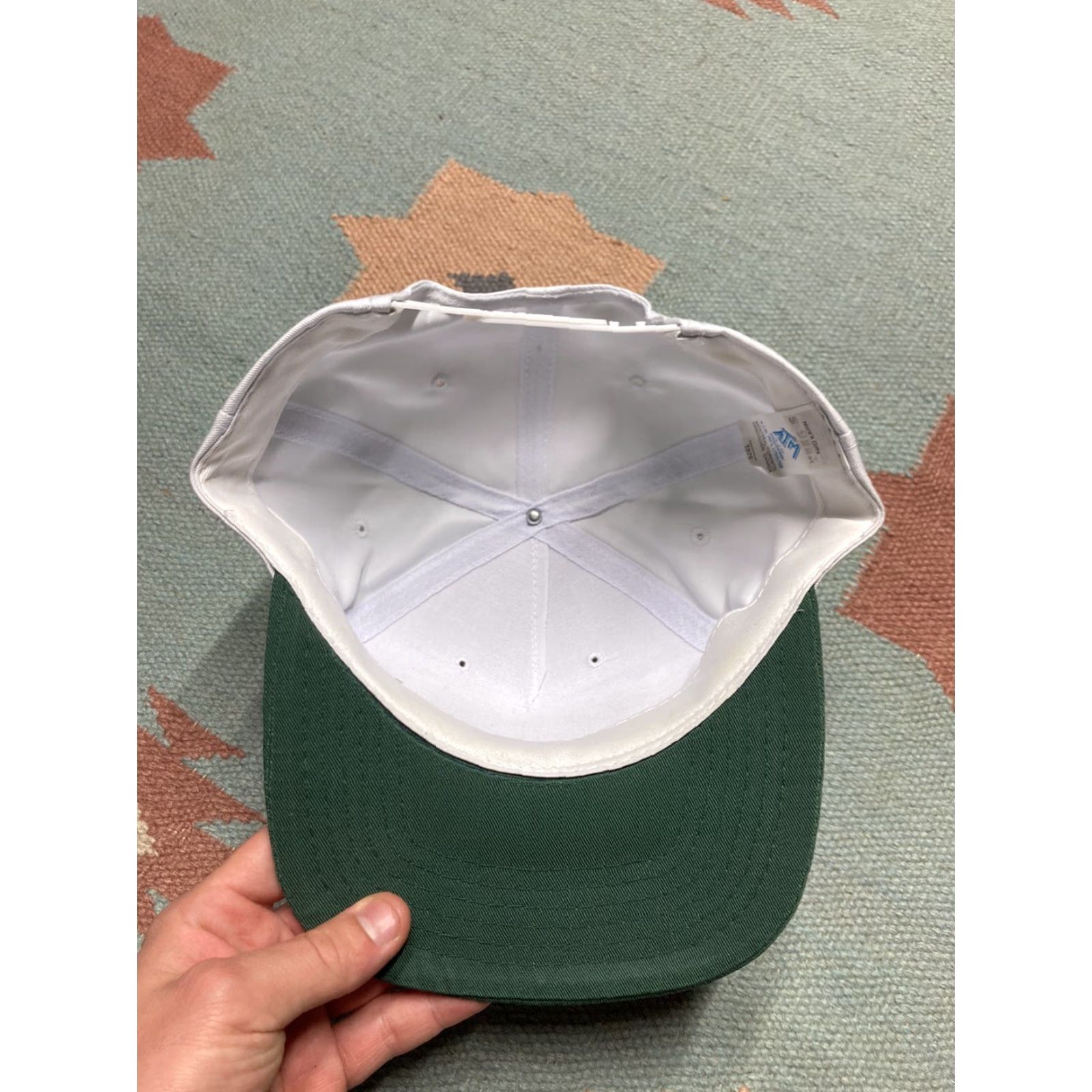 Vintage VINTAGE Animal White Snapback Hats Bear River Ontario Canada Adjustable Cap Men White Animal Bears Snapback Cap Men Size ONE SIZE - 6 Thumbnail