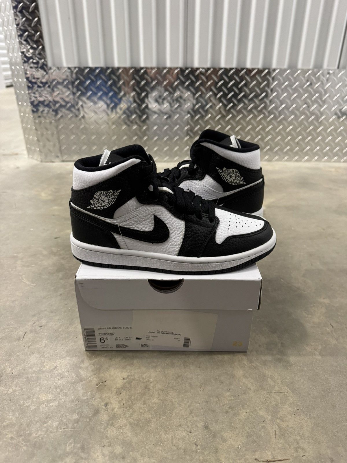 Jordan Brand Jordan 1 Mid SE WMNS Split Homage Size 6.5W Size US 6.5 / IT 36.5 - 1 Thumbnail