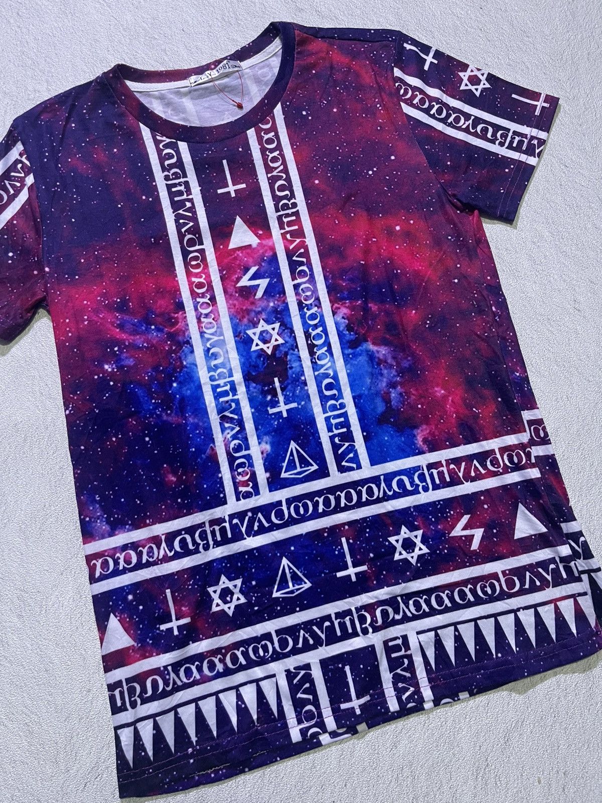 Japanese Brand Y2K LINZI YONG short sleeve tshirt multi color motif Size US M / EU 48-50 / 2 - 2 Thumbnail