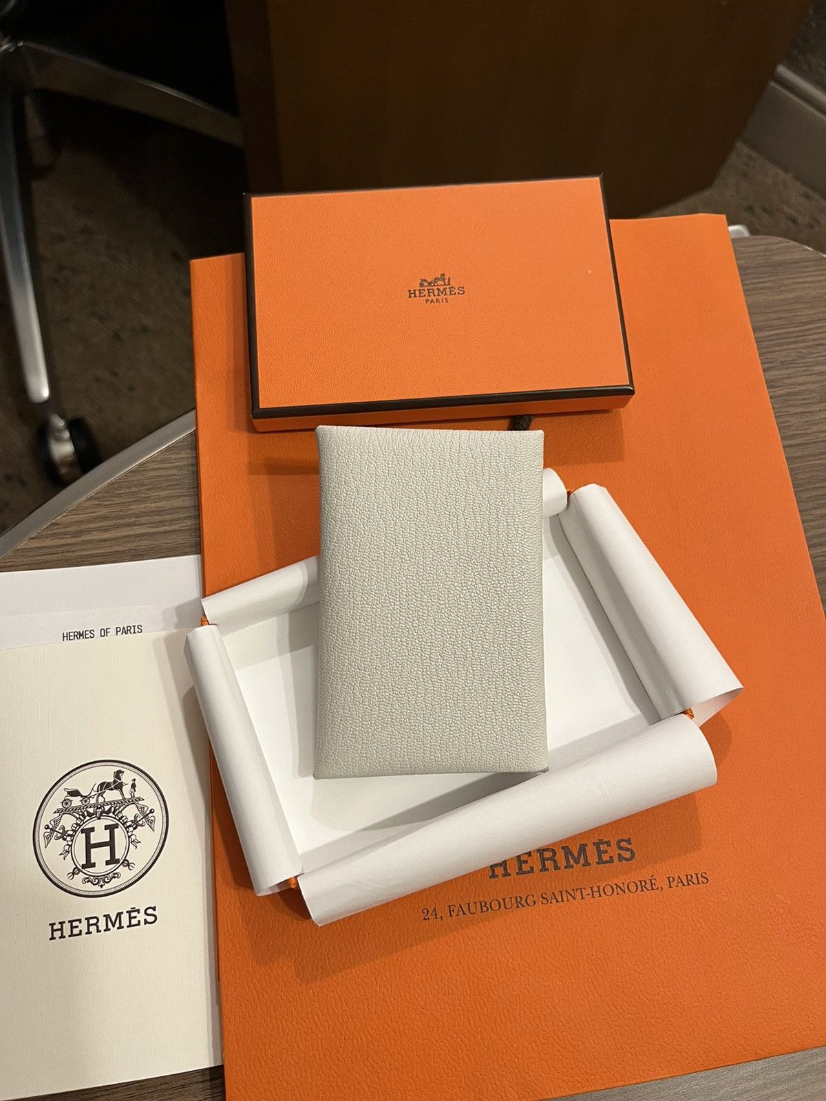 Hermes Super Rare Chèvre Mysore Hermes Calvi Wallet Mushroom Size ONE SIZE - 1 Thumbnail