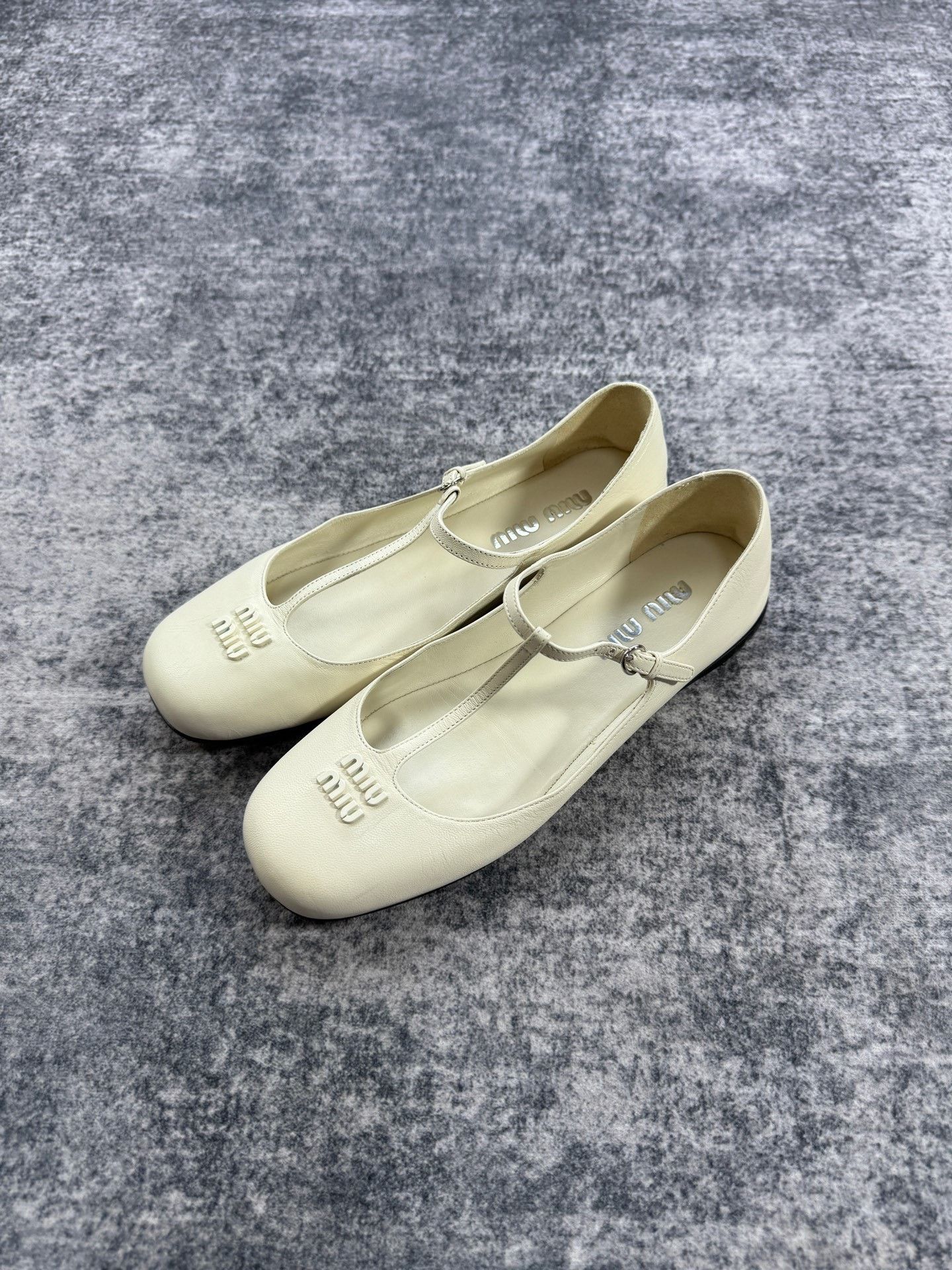 Miu Miu Miu Miu Retro White Lowtop Sneakers us_6-5 Women Size US 6.5 / IT 36.5 - 1 Thumbnail
