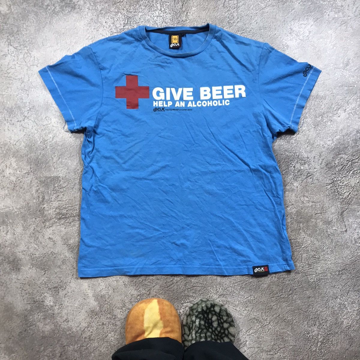 Vintage Vintage Y2K Funny Graphic Tee Give Beer Help Alcohol Skate L Size US L / EU 52-54 / 3 - 1 Thumbnail