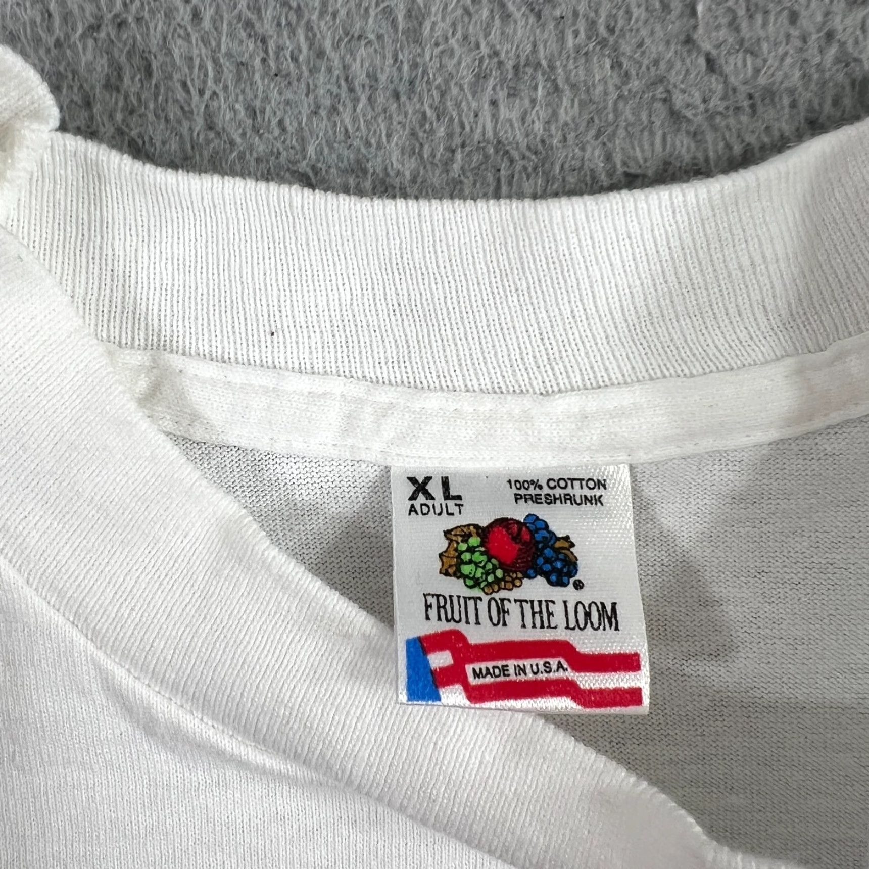 Fruit Of The Loom VINTAGE Fruit of the Loom Circus Shirt XL Men's White 1990s Circus Parade Milwaukee Wisconsin Graphic Tee Size US XL / EU 56 / 4 - 3 Thumbnail