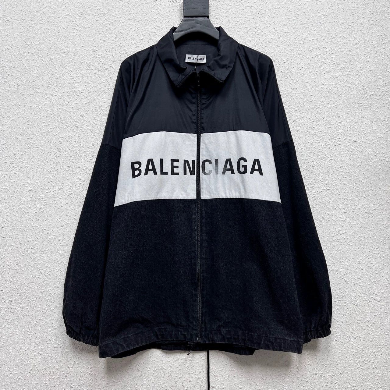 Balenciaga Balenciaga Black Denim Jacket with White Logo Size US S / EU 44-46 / 1 - 1 Thumbnail