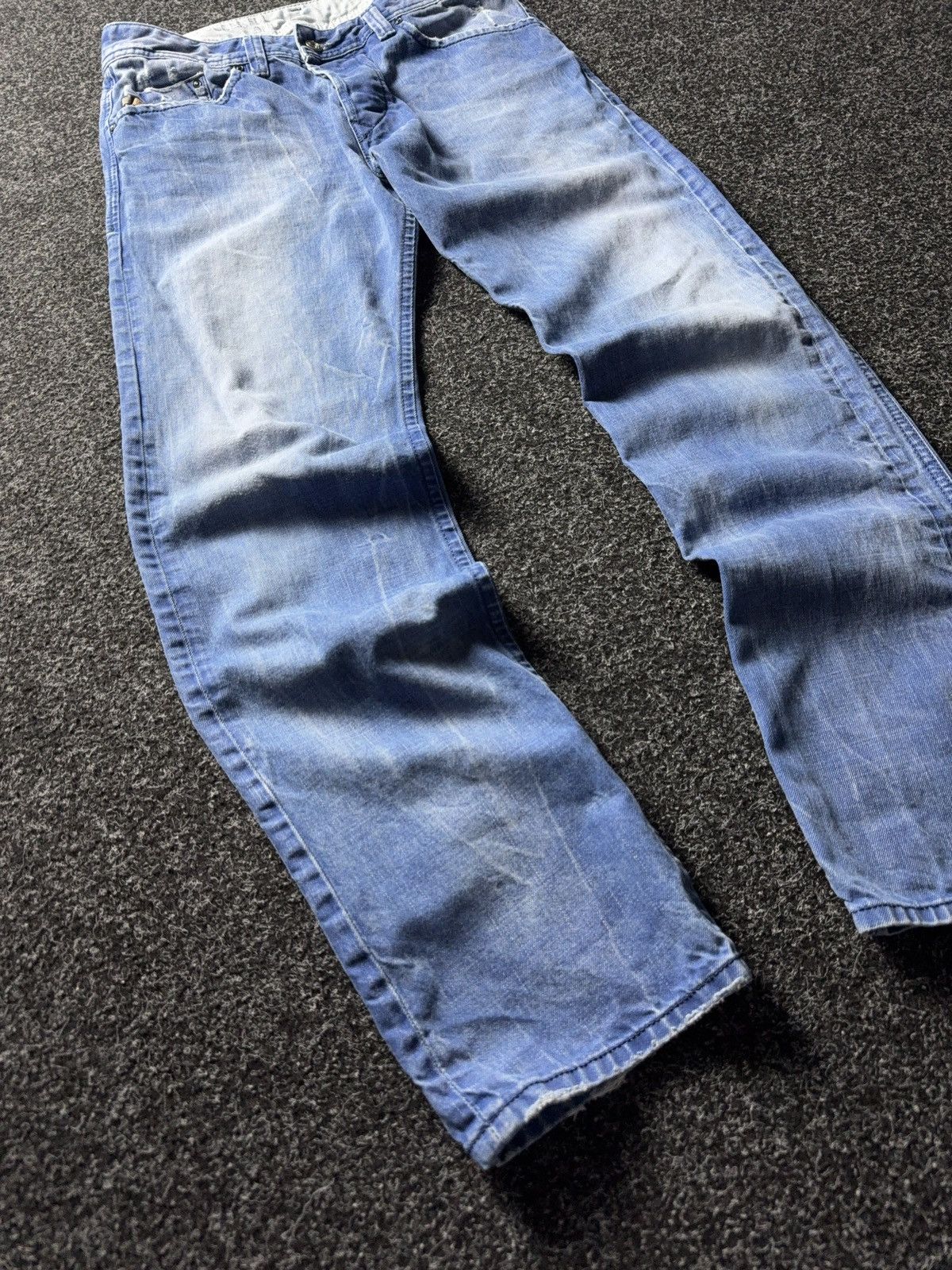 Diesel Y2K 00s Diesel Darron Jeans Light Blue Wash Made in Italy Size US 32 / EU 48 - 2 Thumbnail