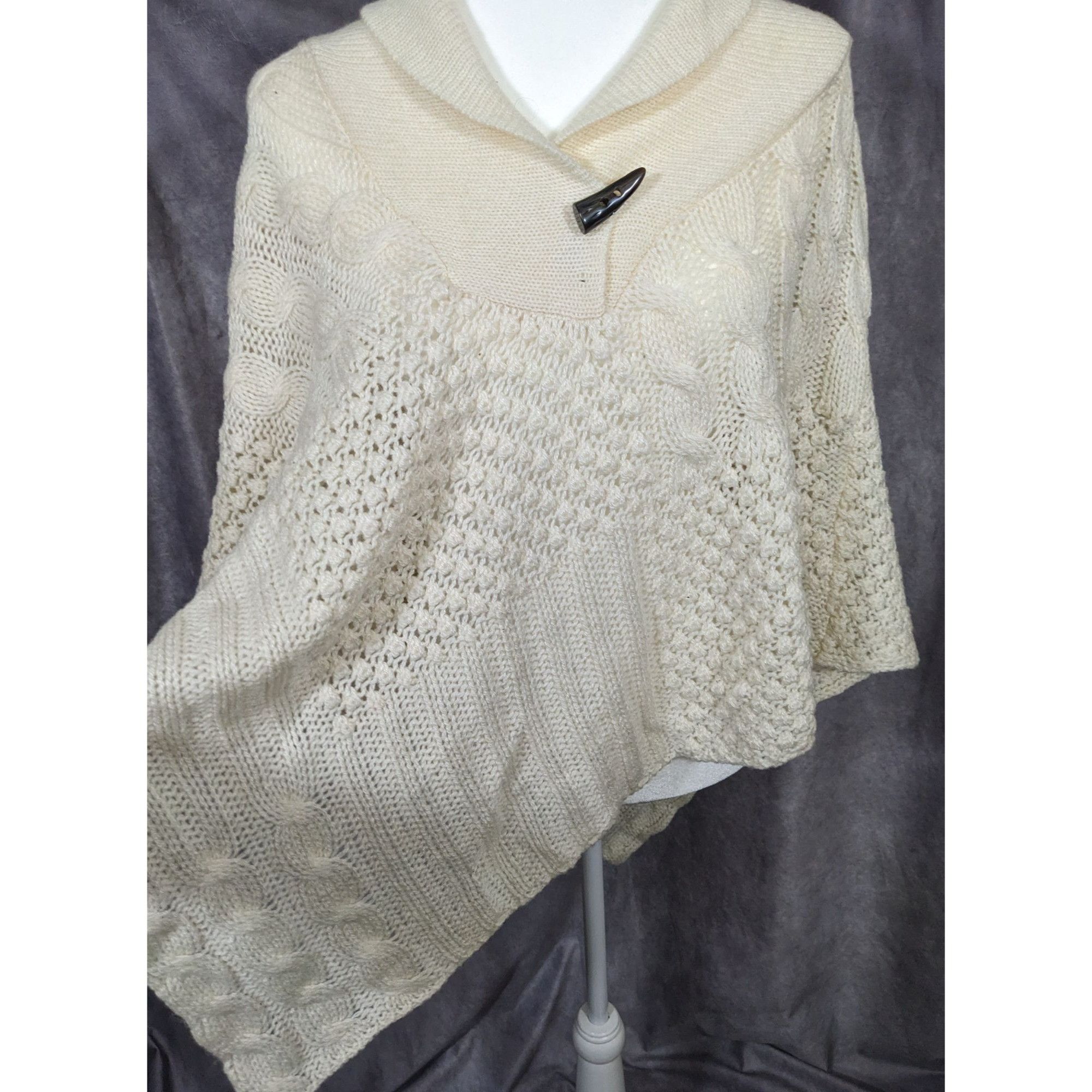 Other Retro Boho Chic Cream Knit Asymmetrical Poncho Size M / US 6-8 / IT 42-44 - 7 Thumbnail